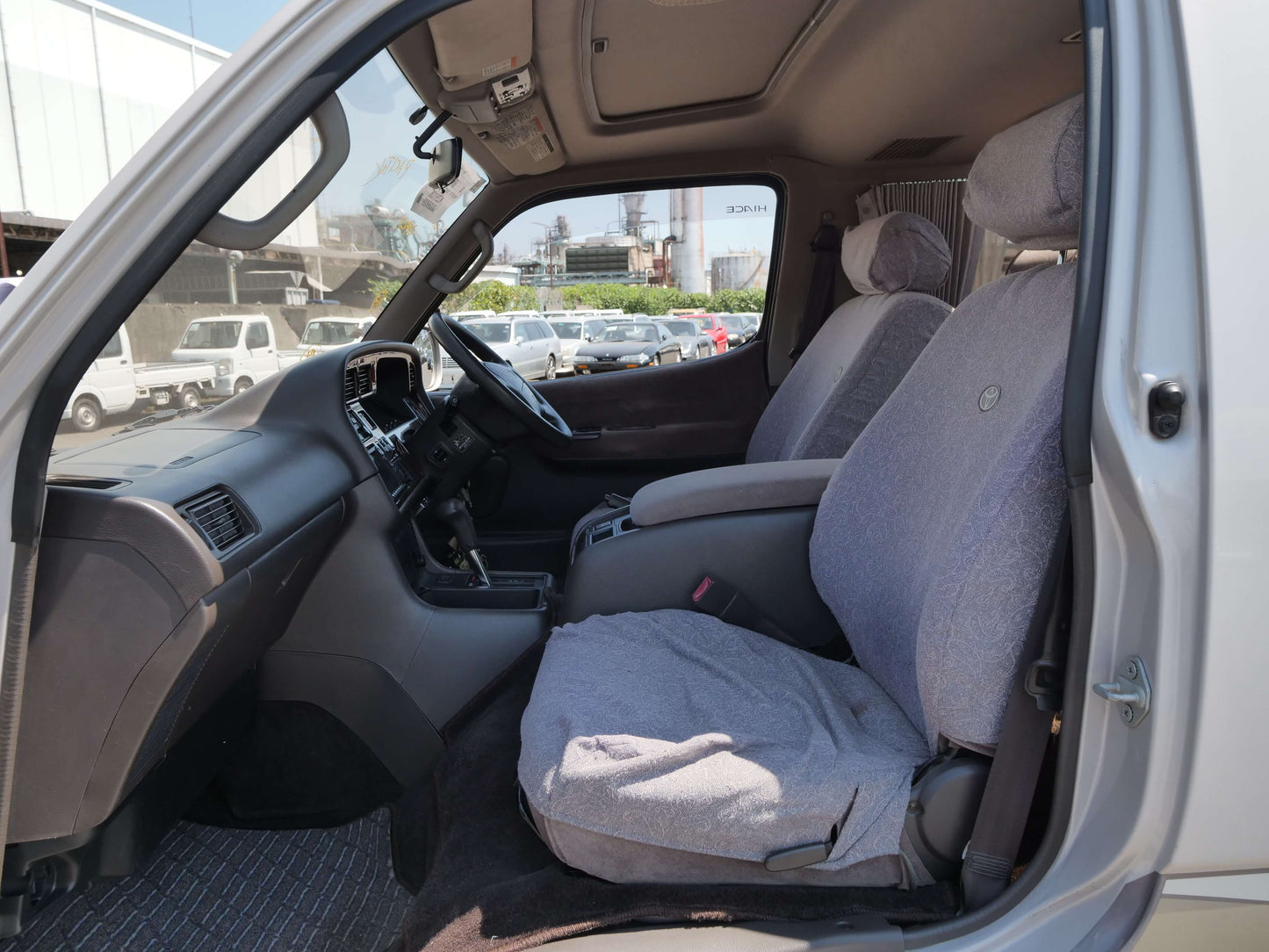1998 TOYOTA HIACE SUPER CUSTOM LIMITED 4WD VAN
