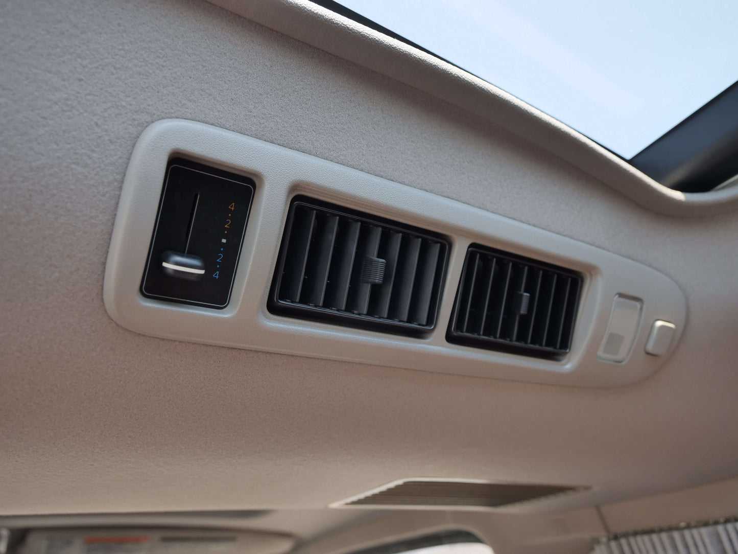 1998 TOYOTA HIACE SUPER CUSTOM LIMITED 4WD VAN