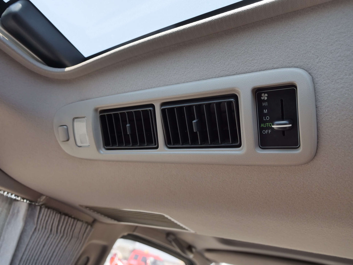 1998 TOYOTA HIACE SUPER CUSTOM LIMITED 4WD VAN