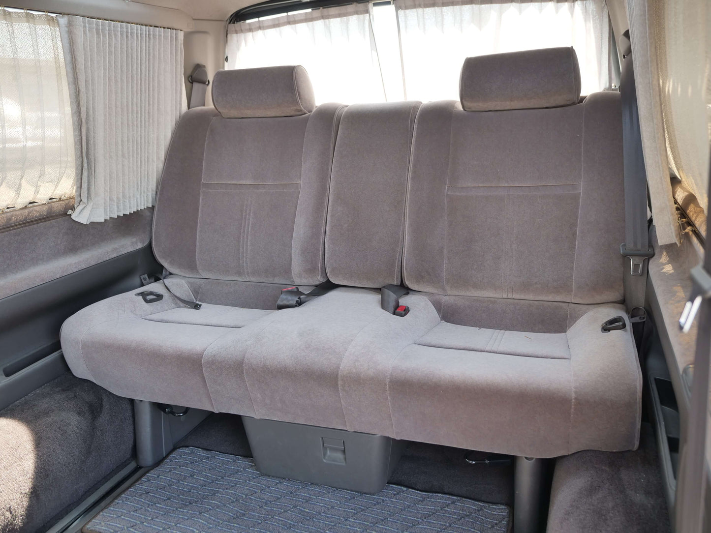 1998 TOYOTA HIACE SUPER CUSTOM LIMITED 4WD VAN