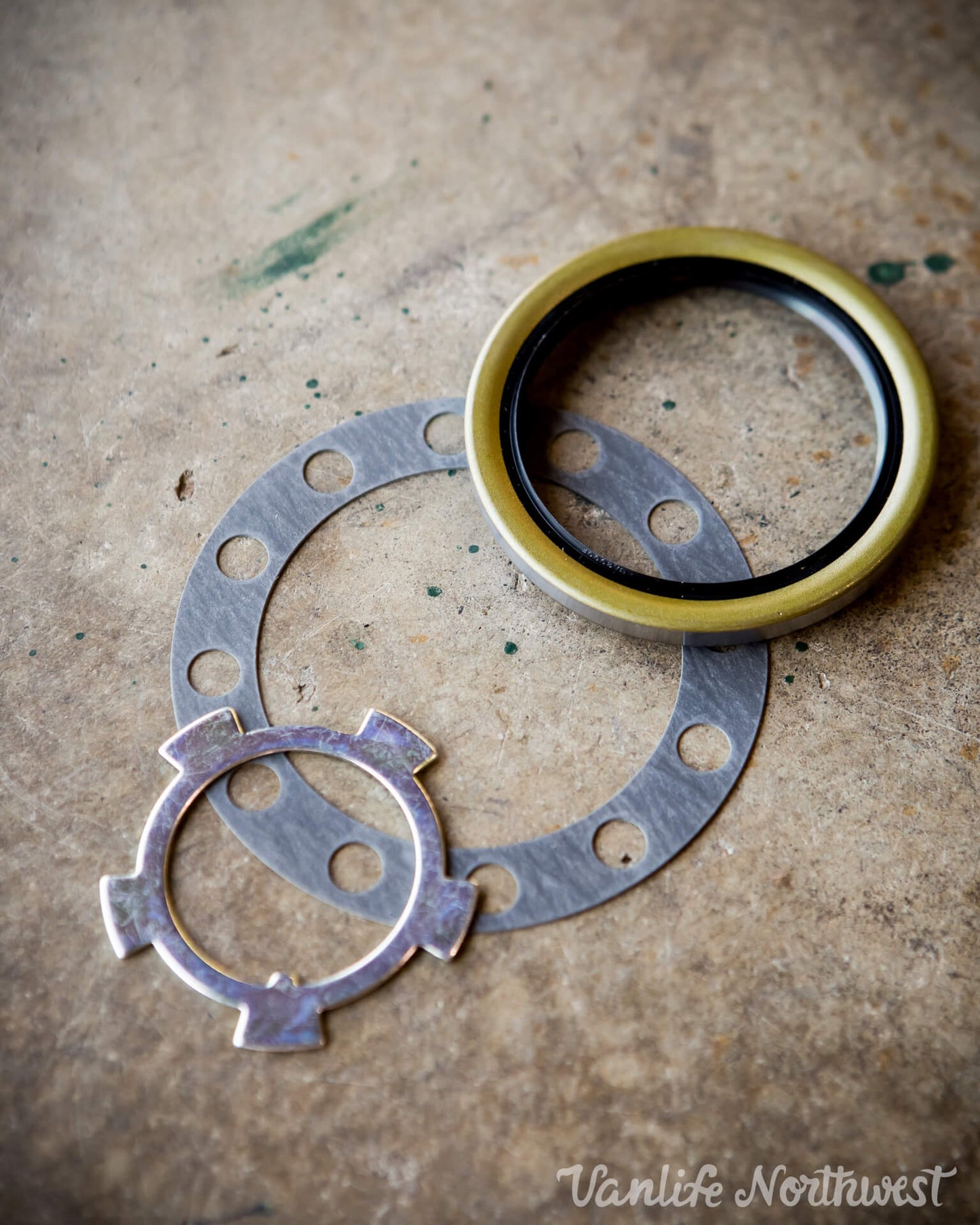 Hub Seal Kit - Front 4WD