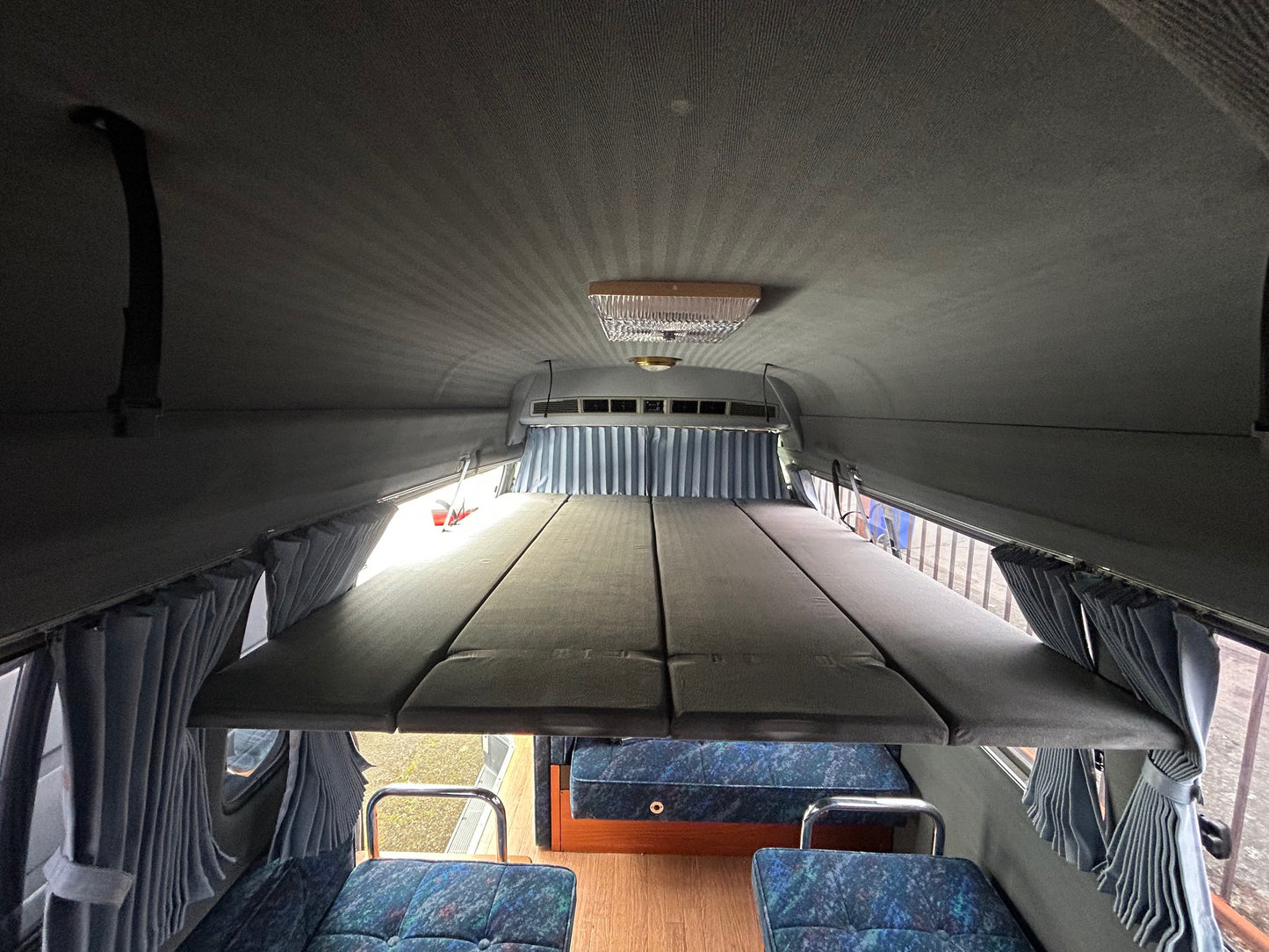1999 TOYOTA HIACE Hi-ROOF 4wd Campervan