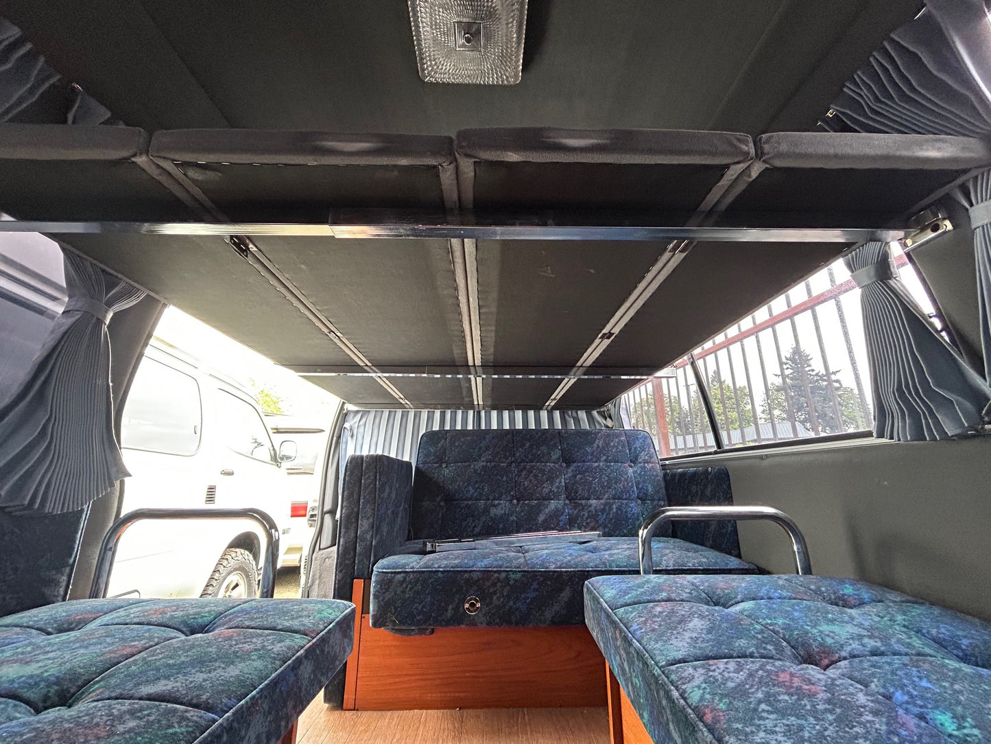 1999 TOYOTA HIACE Hi-ROOF 4wd Campervan