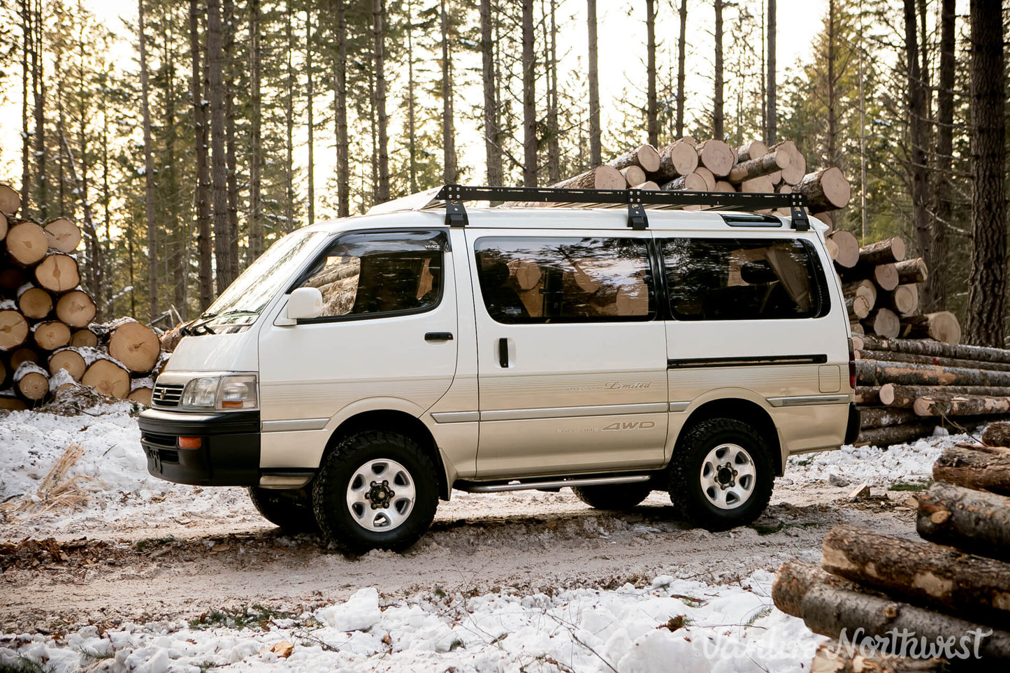 1993 TOYOTA HIACE SUPER CUSTOM LIMITED 4WD DIESEL VAN