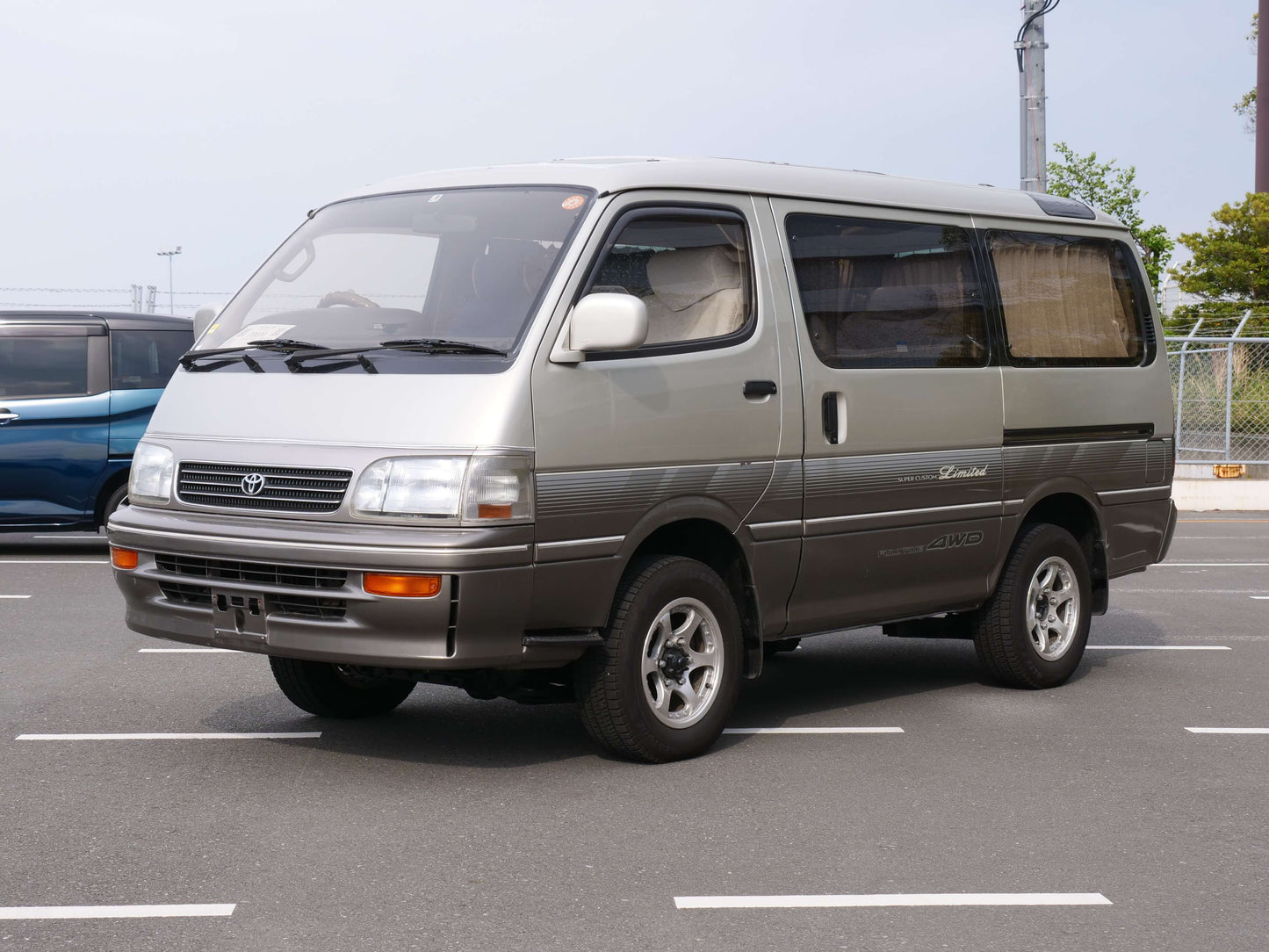 1995 TOYOTA HIACE SUPER CUSTOM LIMITED 4WD DIESEL VAN