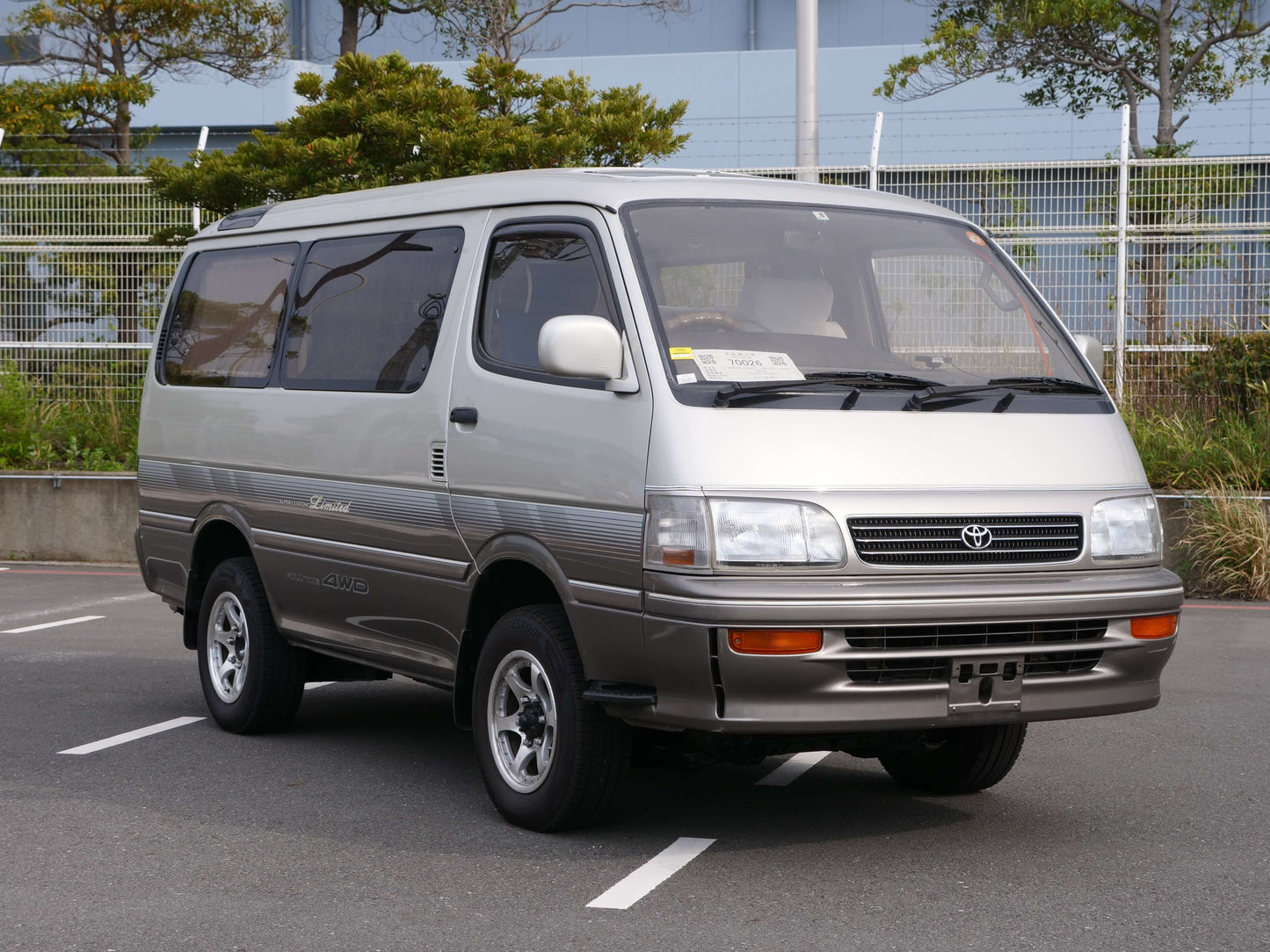 1995 TOYOTA HIACE SUPER CUSTOM LIMITED 4WD DIESEL VAN