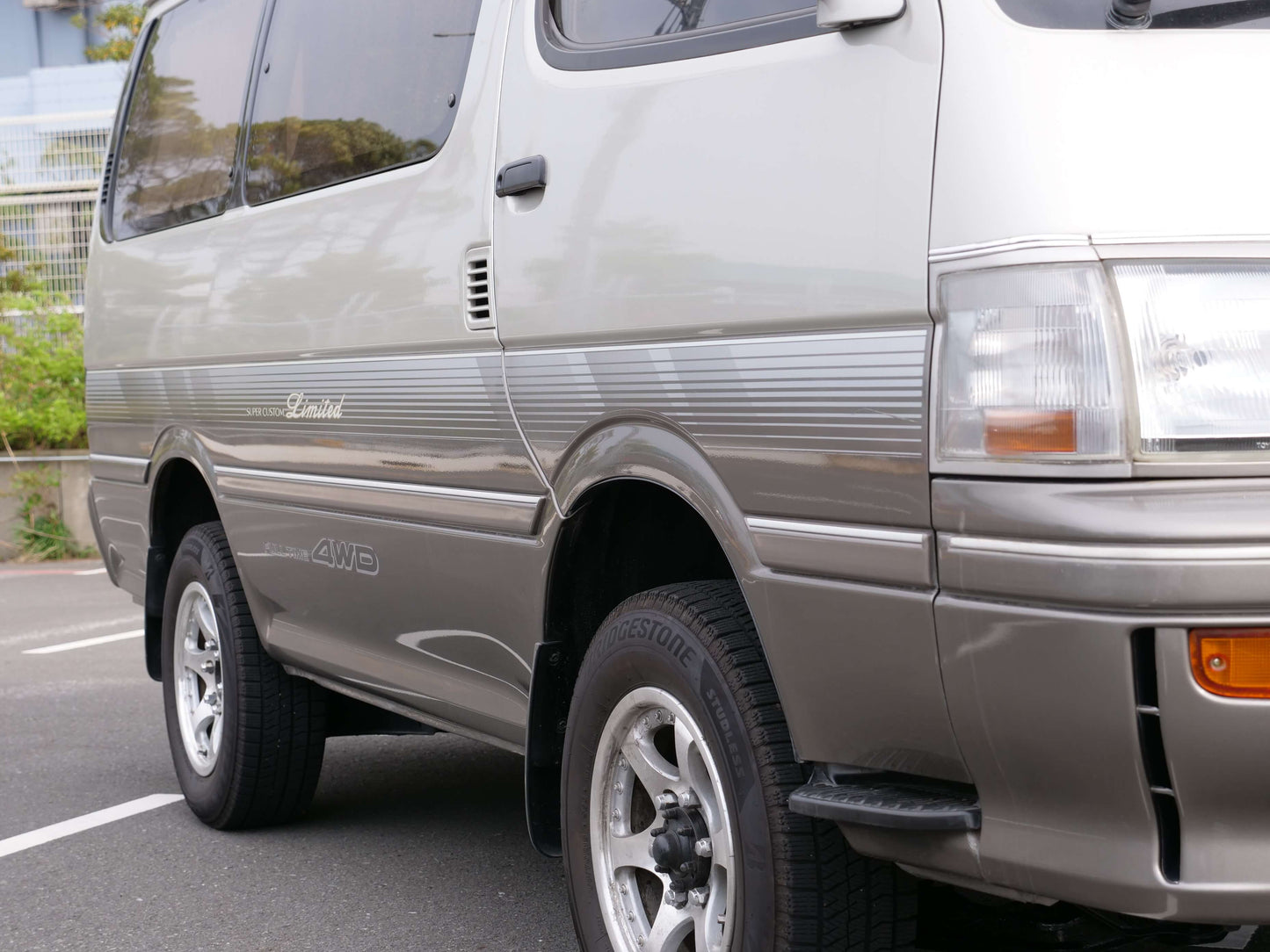 1995 TOYOTA HIACE SUPER CUSTOM LIMITED 4WD DIESEL VAN