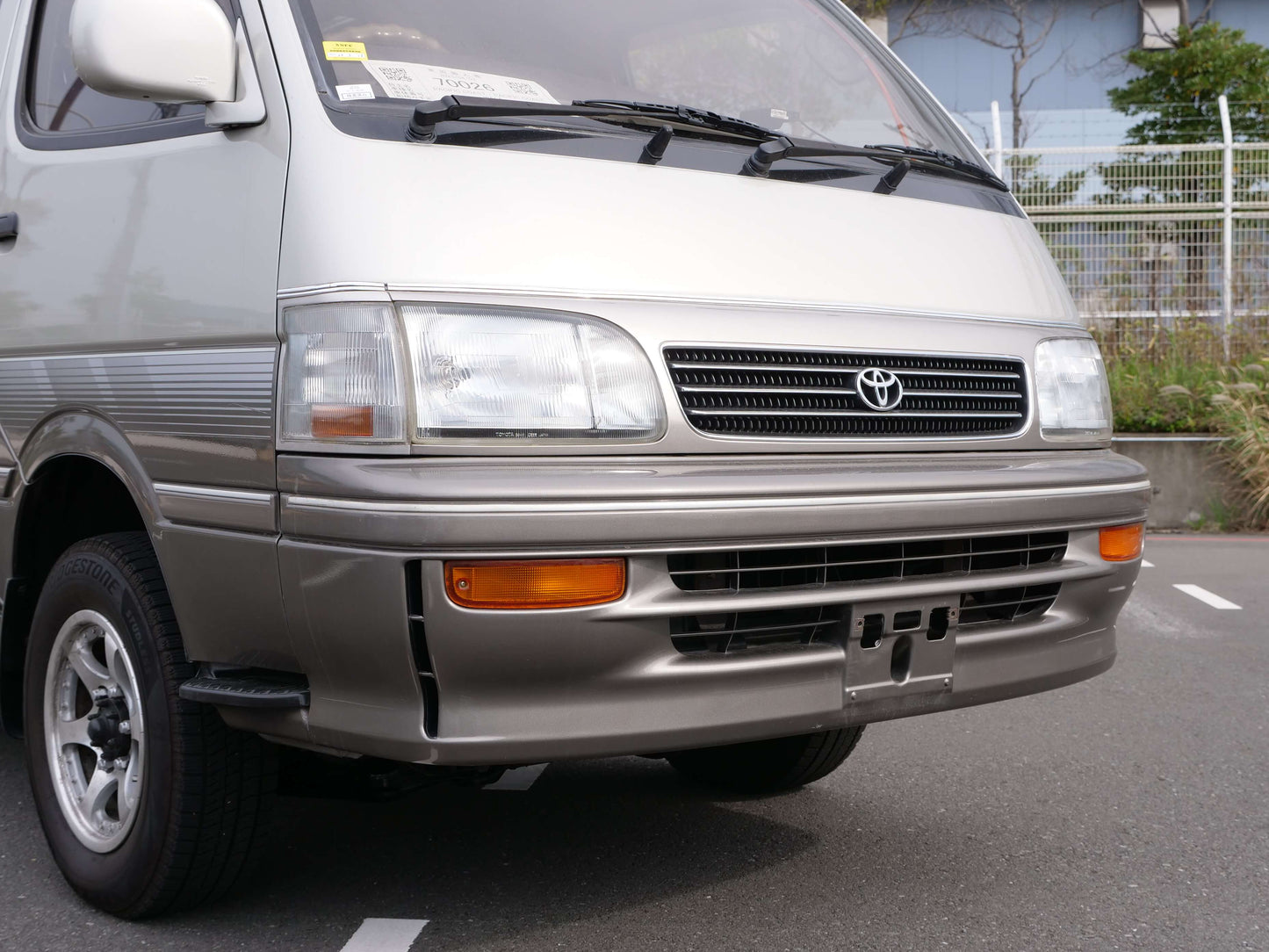 1995 TOYOTA HIACE SUPER CUSTOM LIMITED 4WD DIESEL VAN