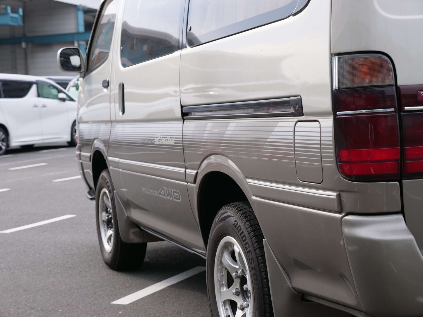 1995 TOYOTA HIACE SUPER CUSTOM LIMITED 4WD DIESEL VAN