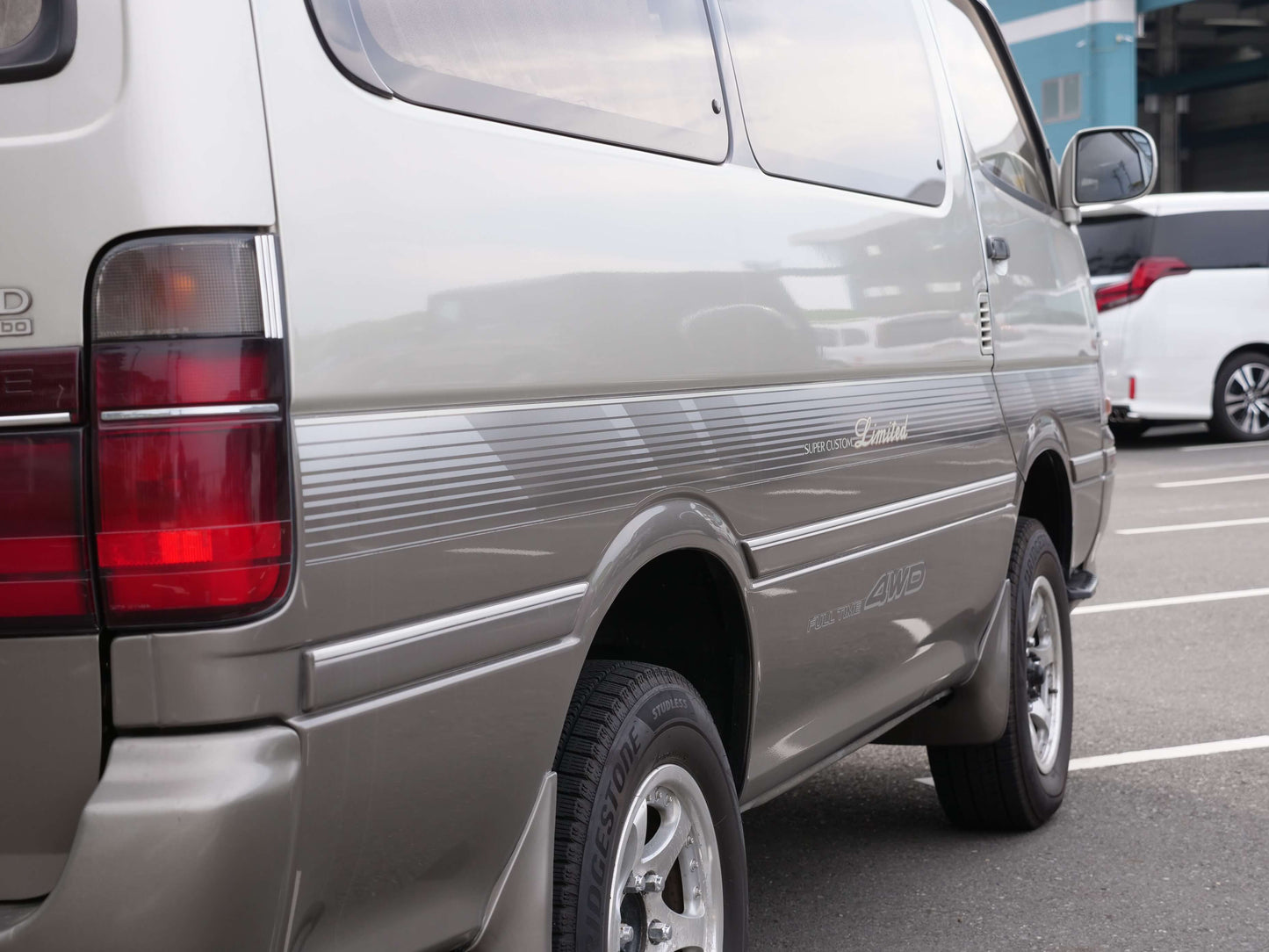 1995 TOYOTA HIACE SUPER CUSTOM LIMITED 4WD DIESEL VAN