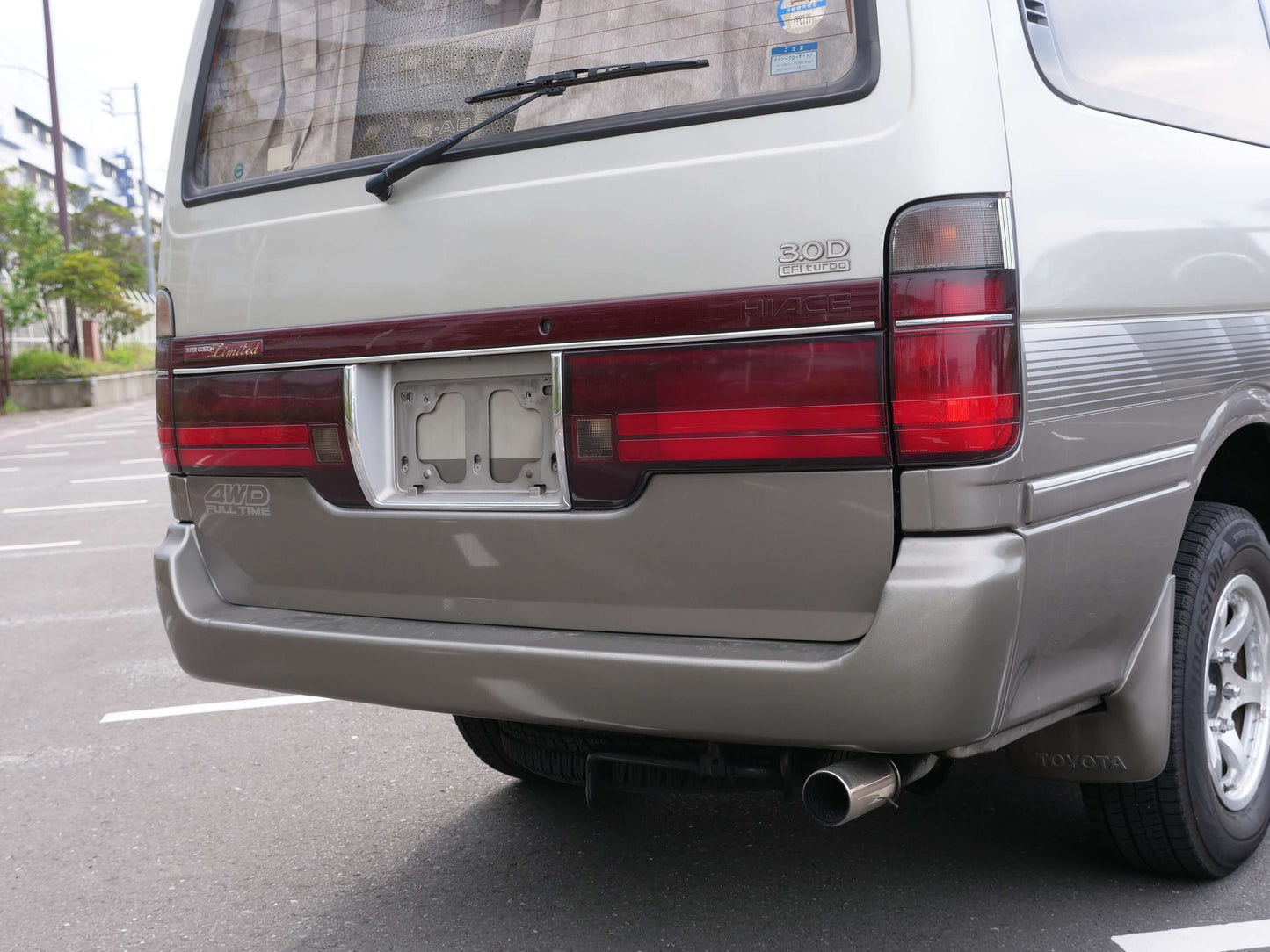 1995 TOYOTA HIACE SUPER CUSTOM LIMITED 4WD DIESEL VAN