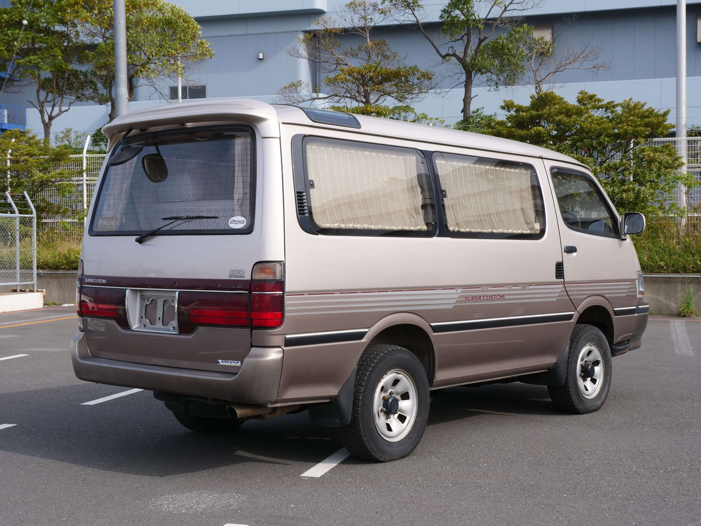 1993 TOYOTA HIACE SUPER CUSTOM 4WD DIESEL VAN