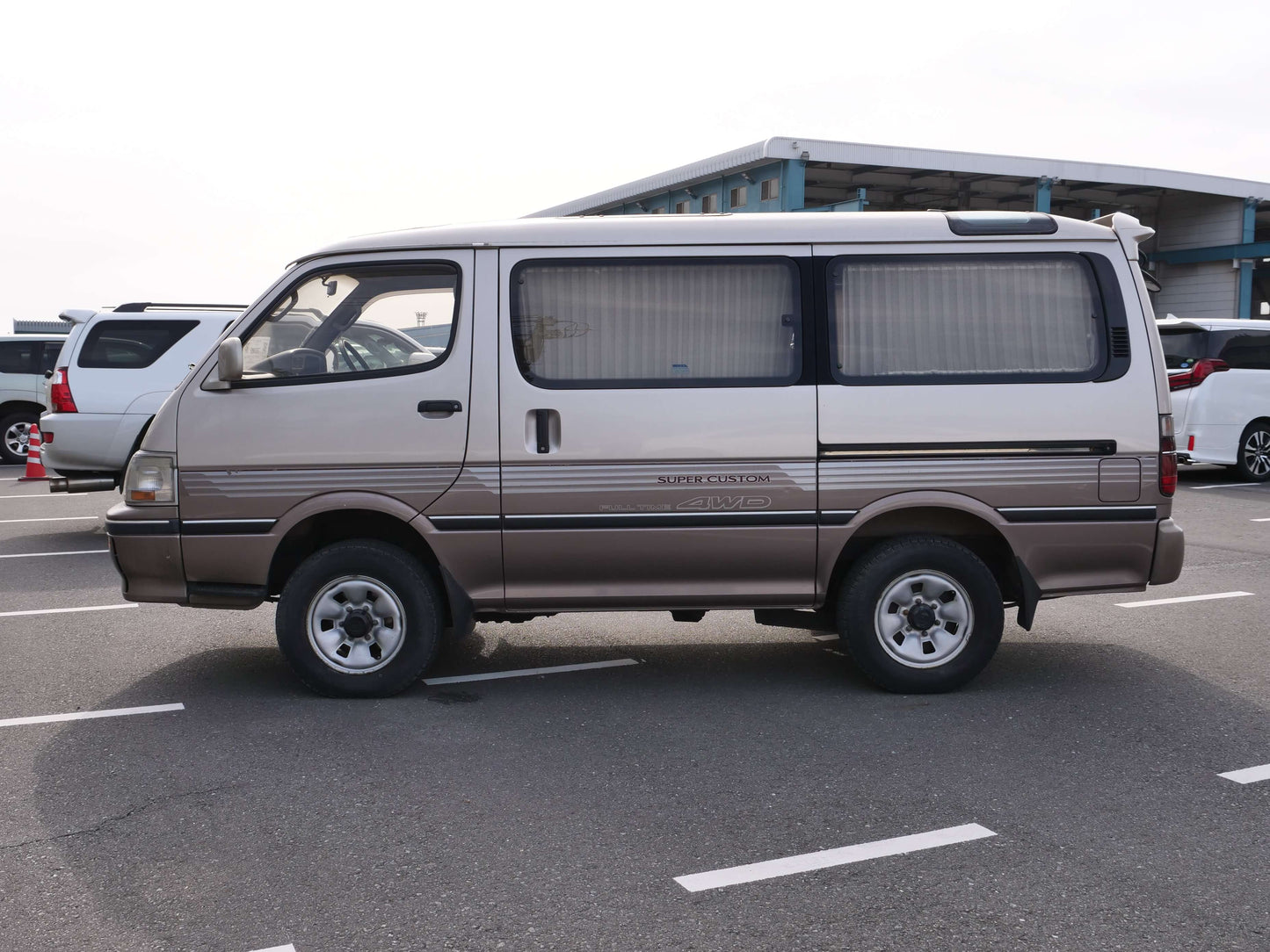 1993 TOYOTA HIACE SUPER CUSTOM 4WD DIESEL VAN