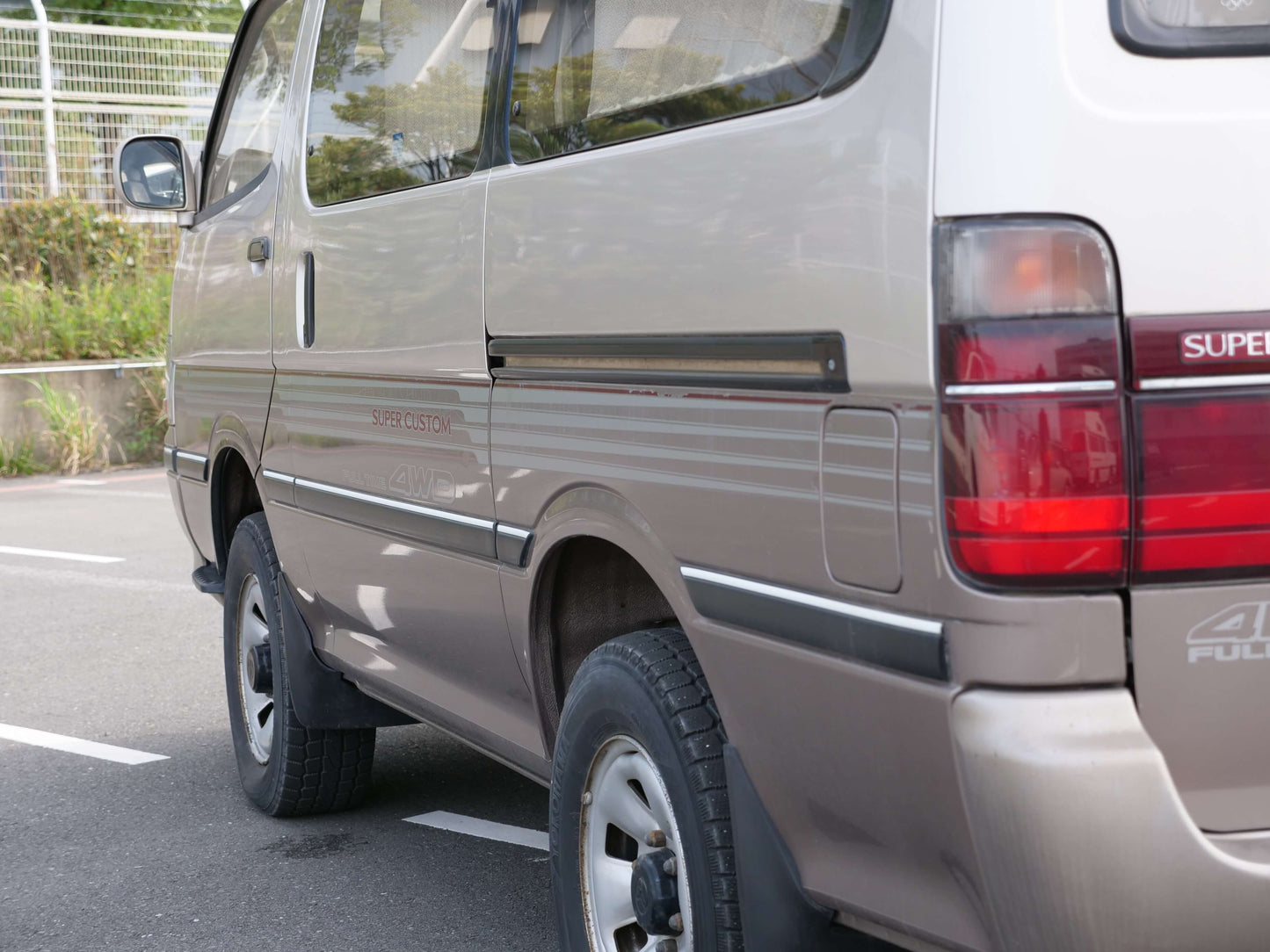 1993 TOYOTA HIACE SUPER CUSTOM 4WD DIESEL VAN