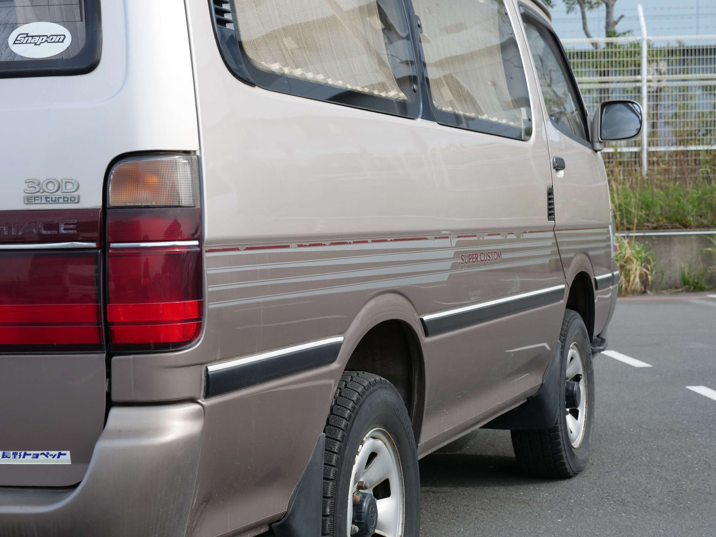 1993 TOYOTA HIACE SUPER CUSTOM 4WD DIESEL VAN