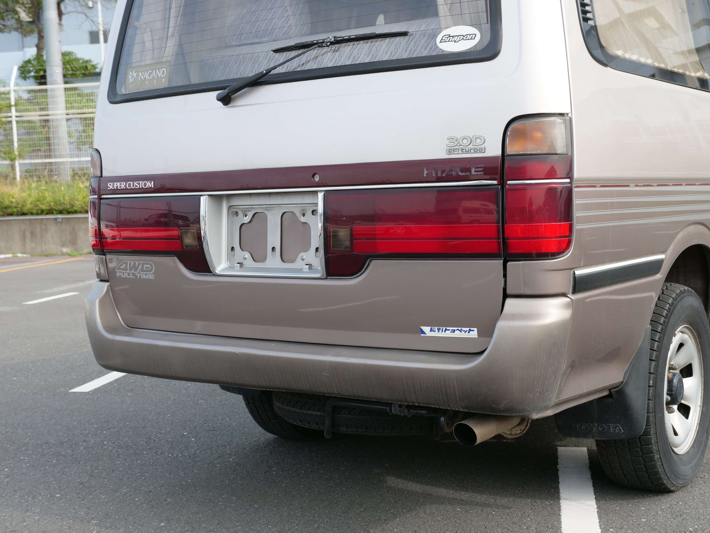 1993 TOYOTA HIACE SUPER CUSTOM 4WD DIESEL VAN