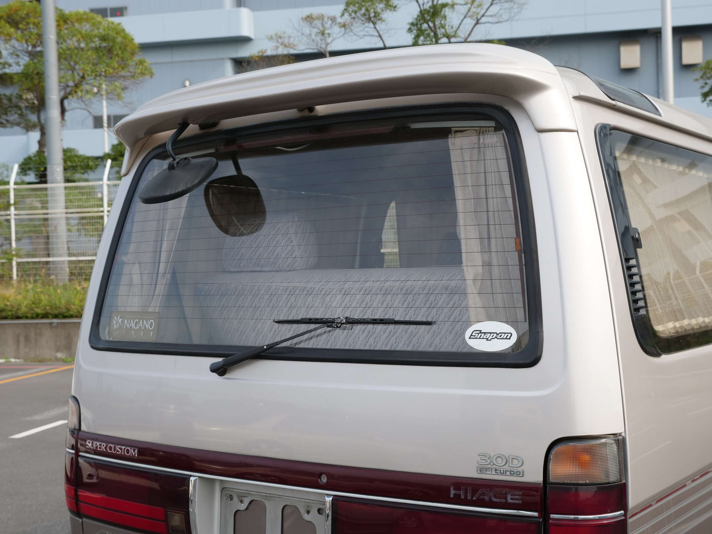 1993 TOYOTA HIACE SUPER CUSTOM 4WD DIESEL VAN