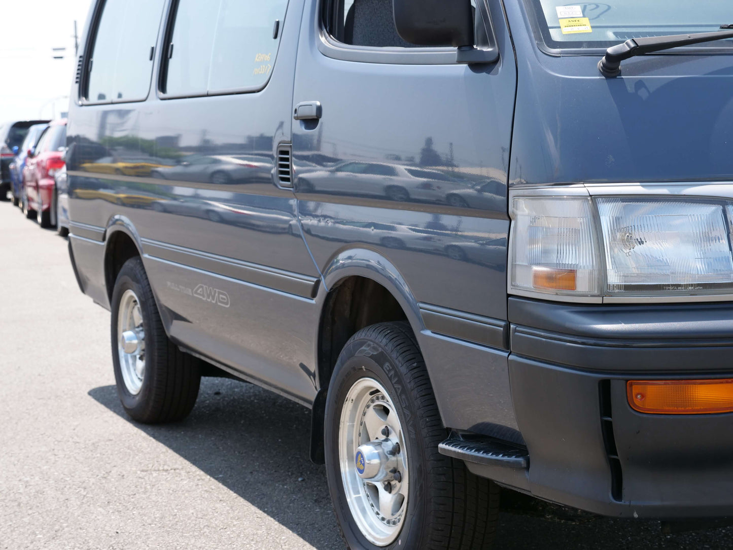 1995 TOYOTA HIACE SUPER CUSTOM 4WD DIESEL VAN