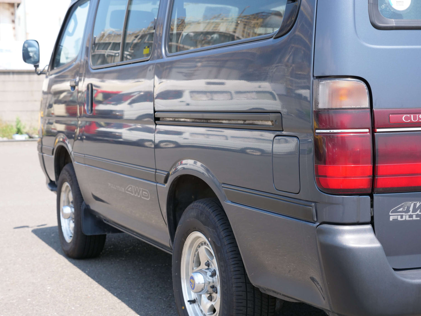 1995 TOYOTA HIACE SUPER CUSTOM 4WD DIESEL VAN