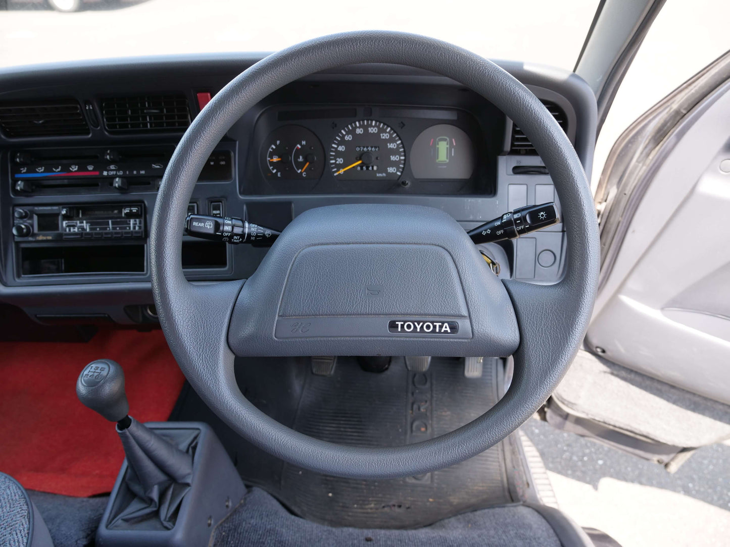 1995 TOYOTA HIACE SUPER CUSTOM 4WD DIESEL VAN