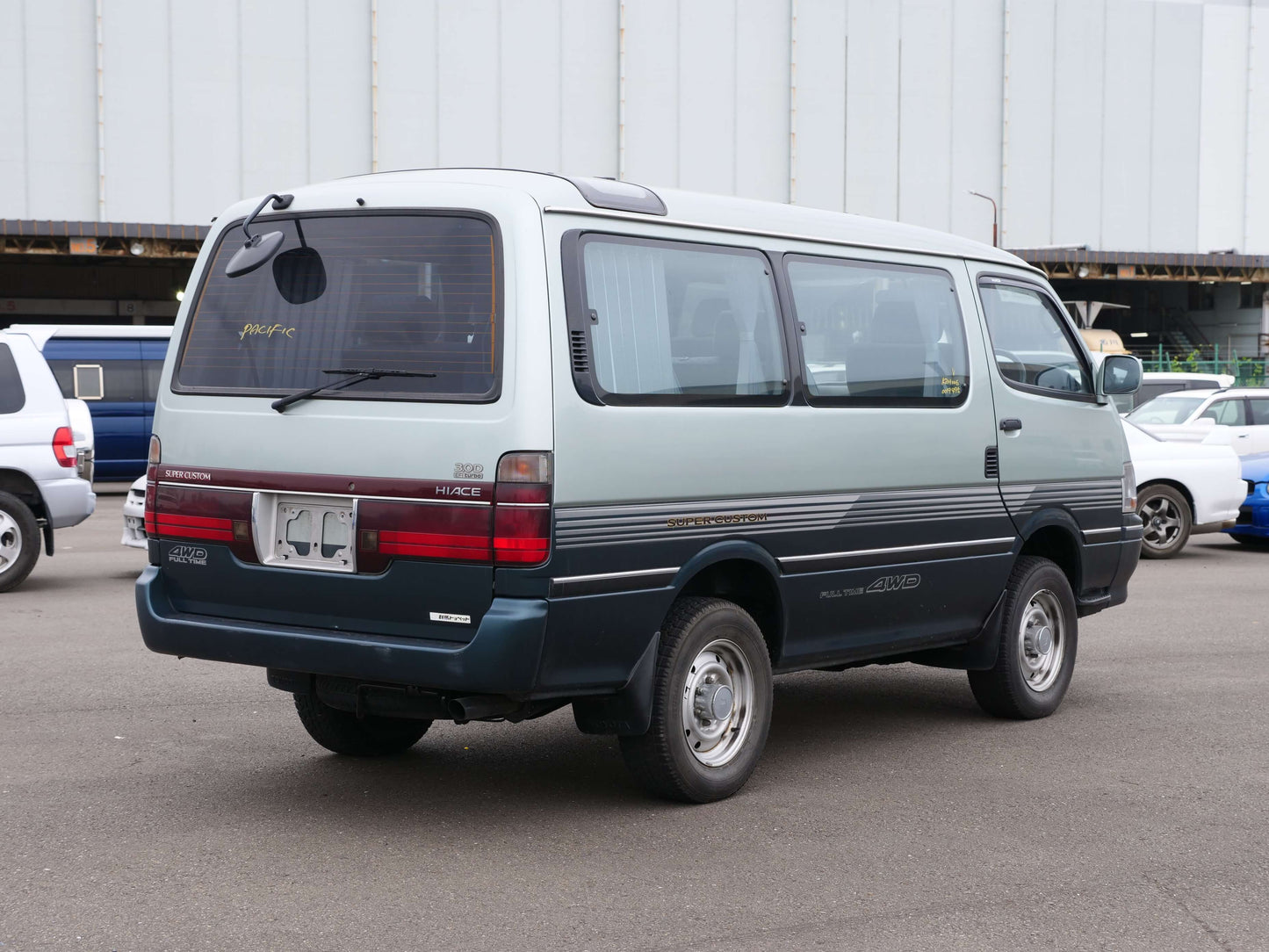 1995 TOYOTA HIACE SUPER CUSTOM 4WD DIESEL VAN