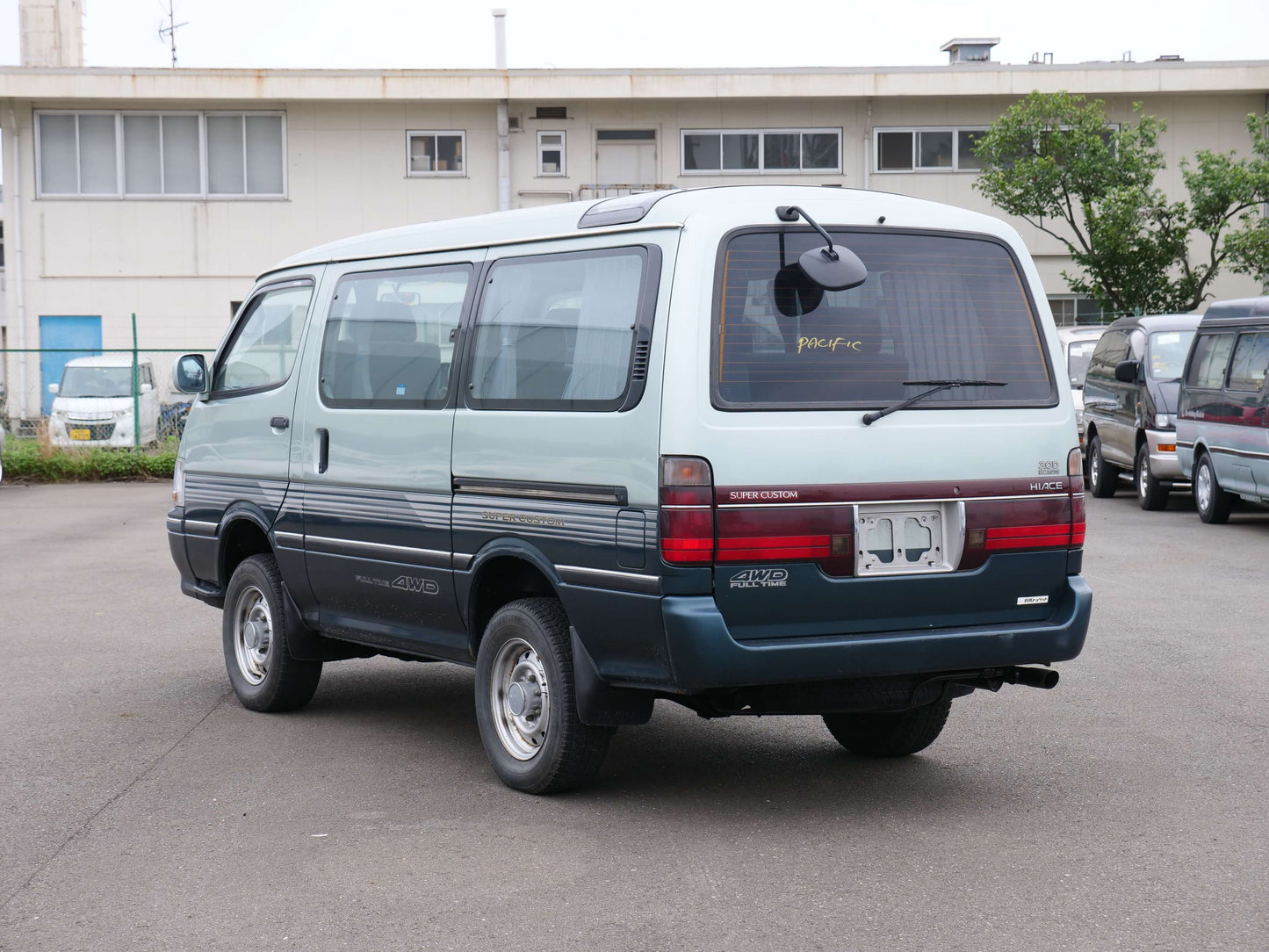 1995 TOYOTA HIACE SUPER CUSTOM 4WD DIESEL VAN