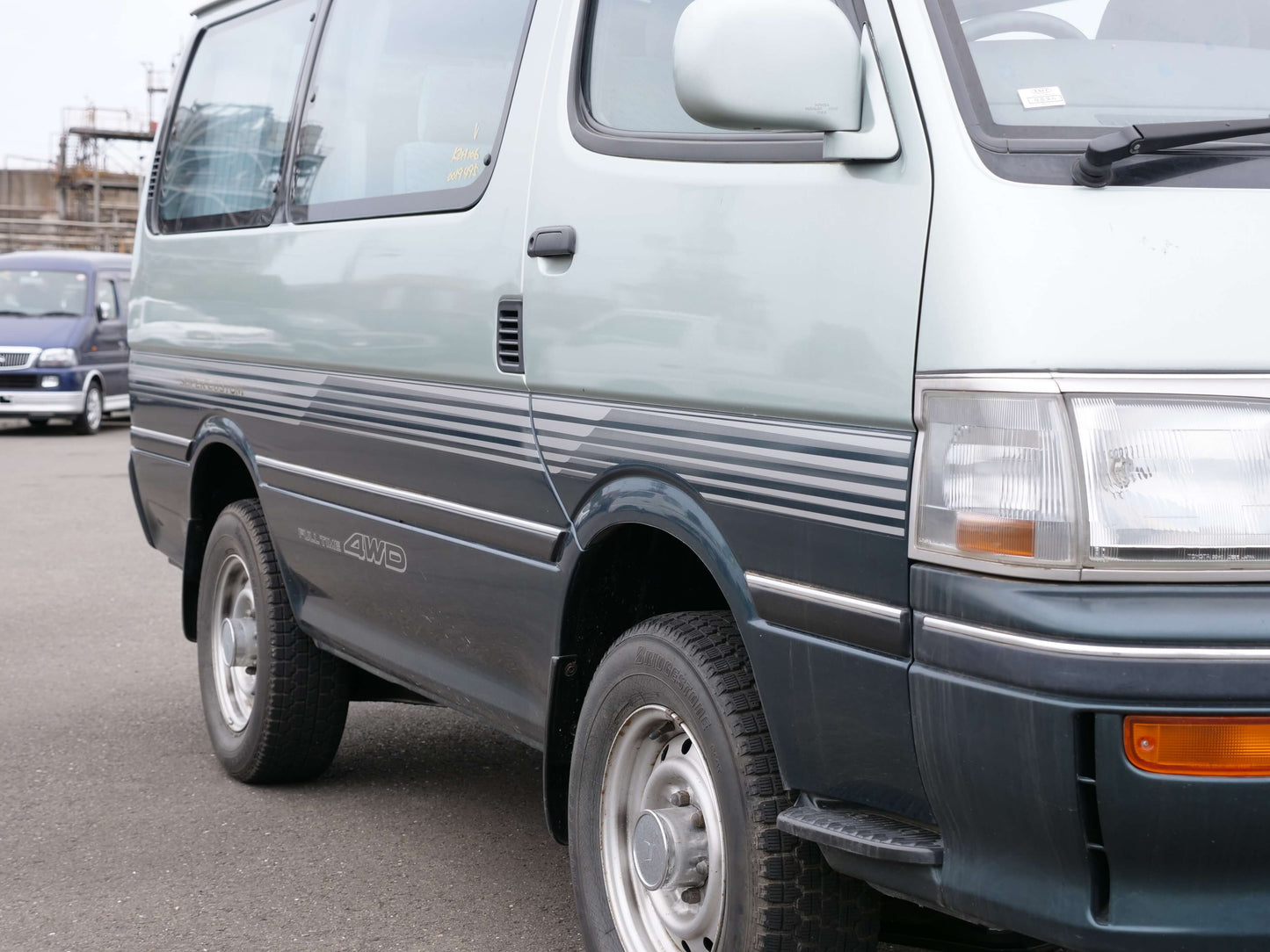 1995 TOYOTA HIACE SUPER CUSTOM 4WD DIESEL VAN