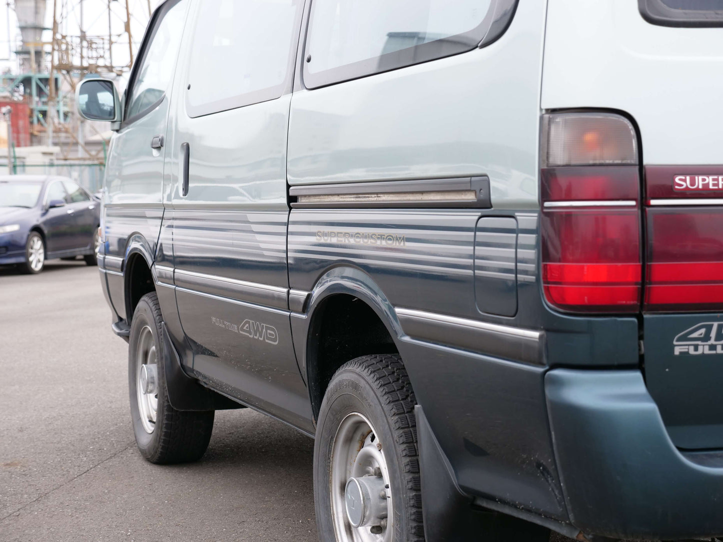 1995 TOYOTA HIACE SUPER CUSTOM 4WD DIESEL VAN