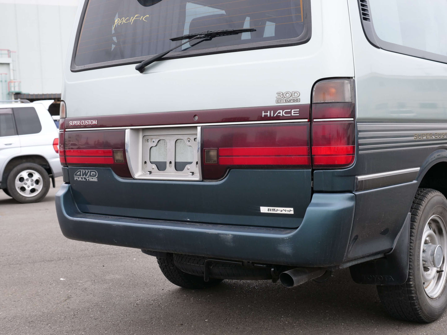 1995 TOYOTA HIACE SUPER CUSTOM 4WD DIESEL VAN