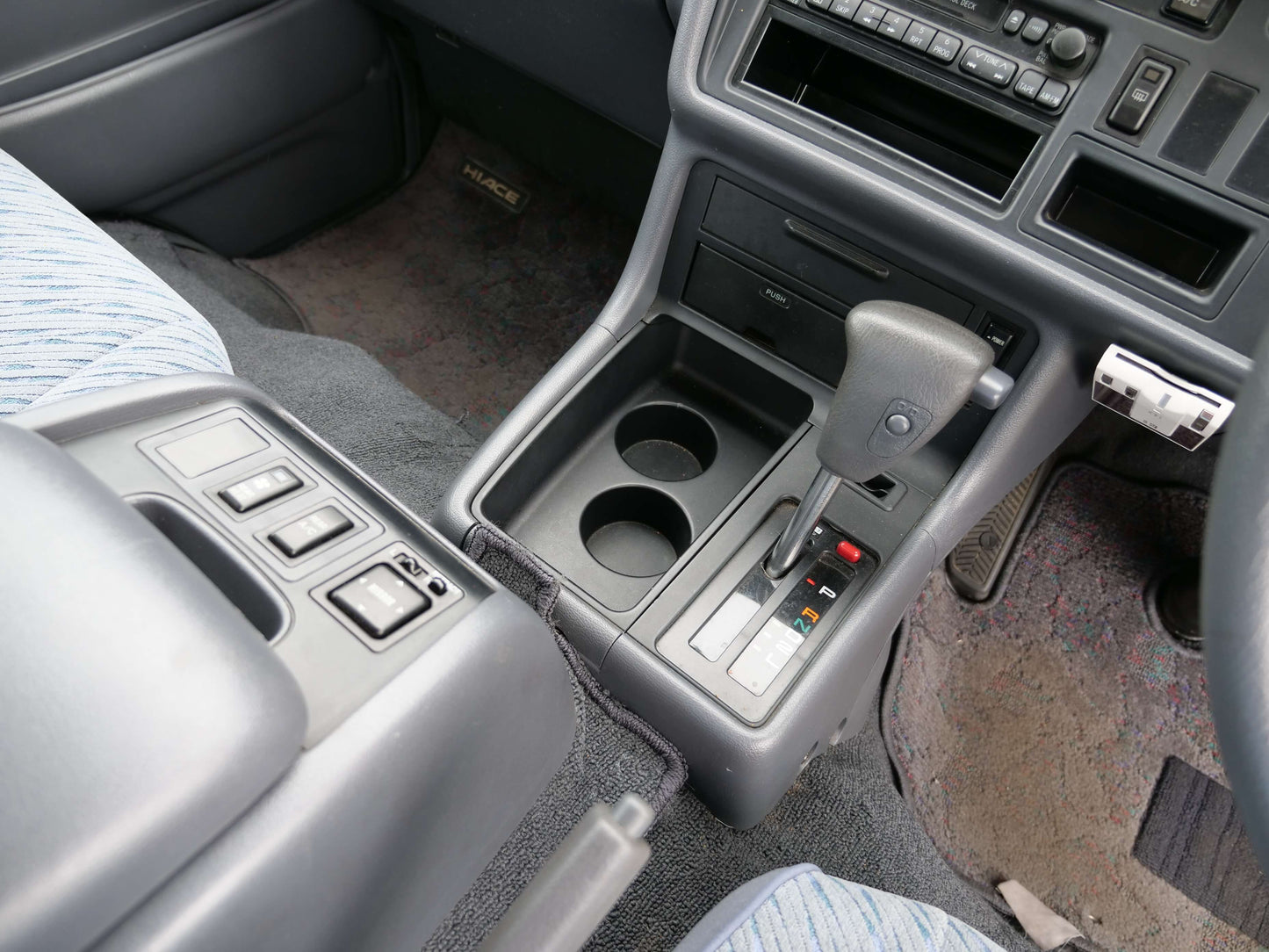 1995 TOYOTA HIACE SUPER CUSTOM 4WD DIESEL VAN