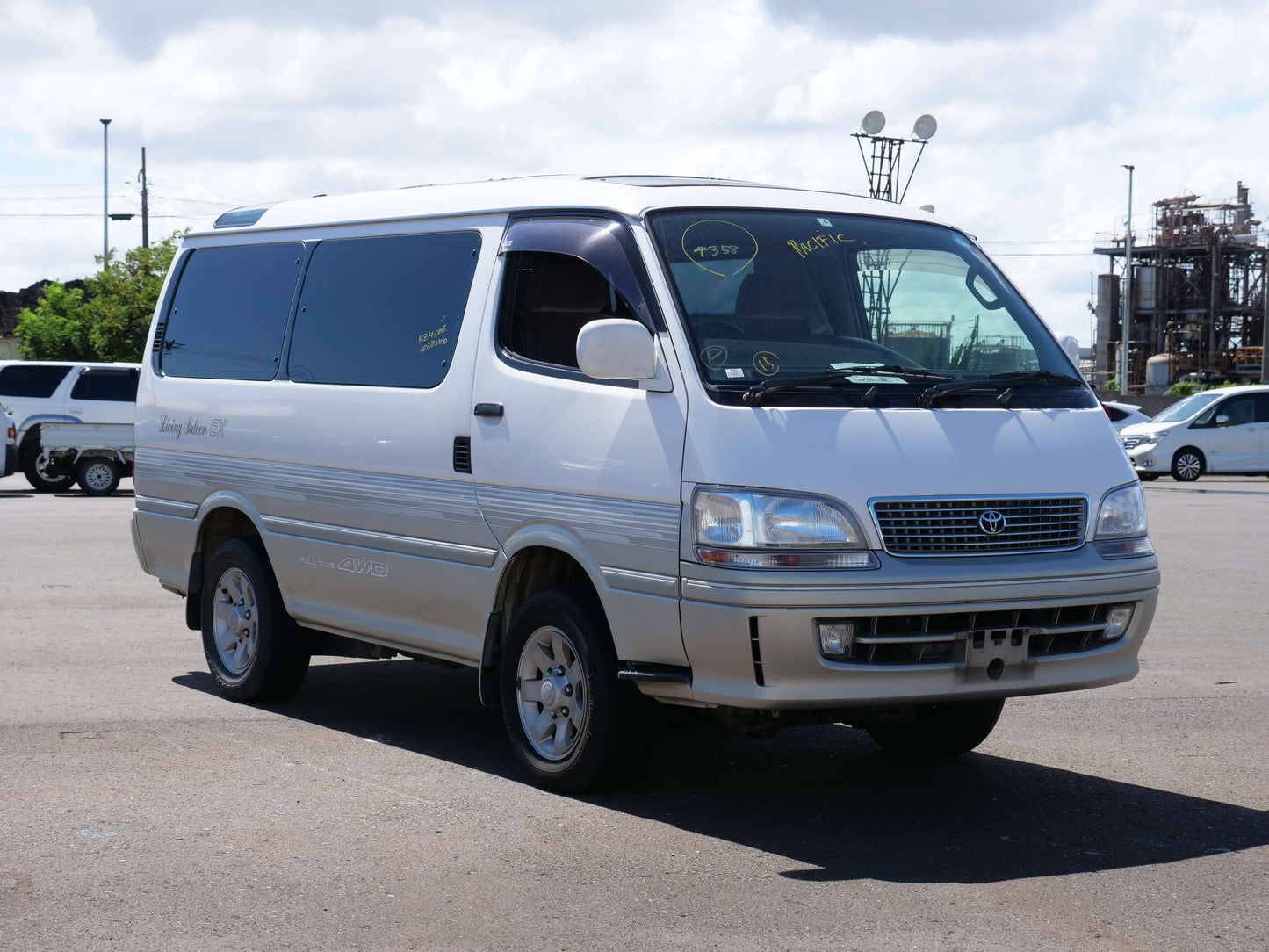 1997 TOYOTA HIACE SUPER CUSTOM 4WD DIESEL VAN