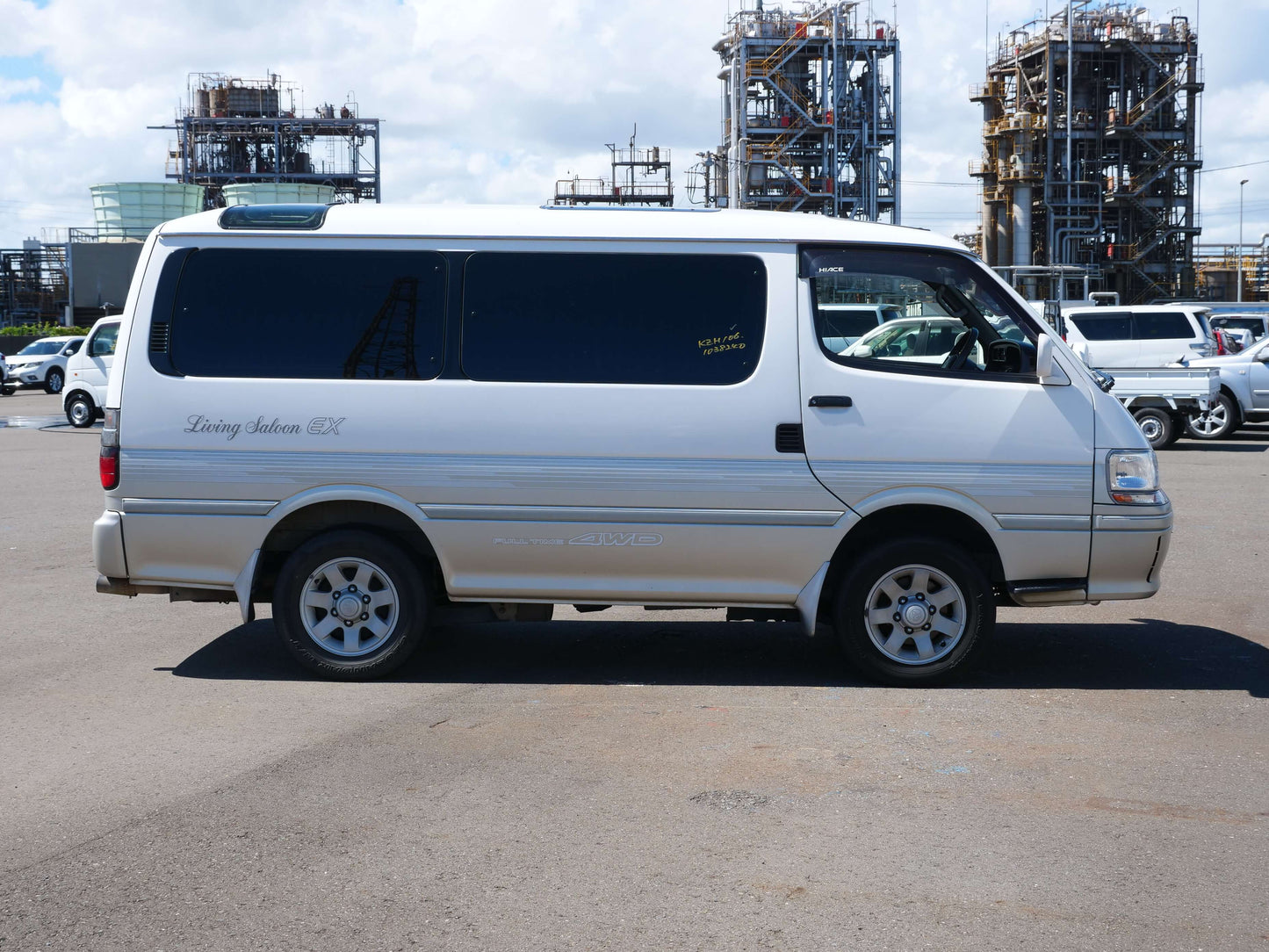 1997 TOYOTA HIACE SUPER CUSTOM 4WD DIESEL VAN