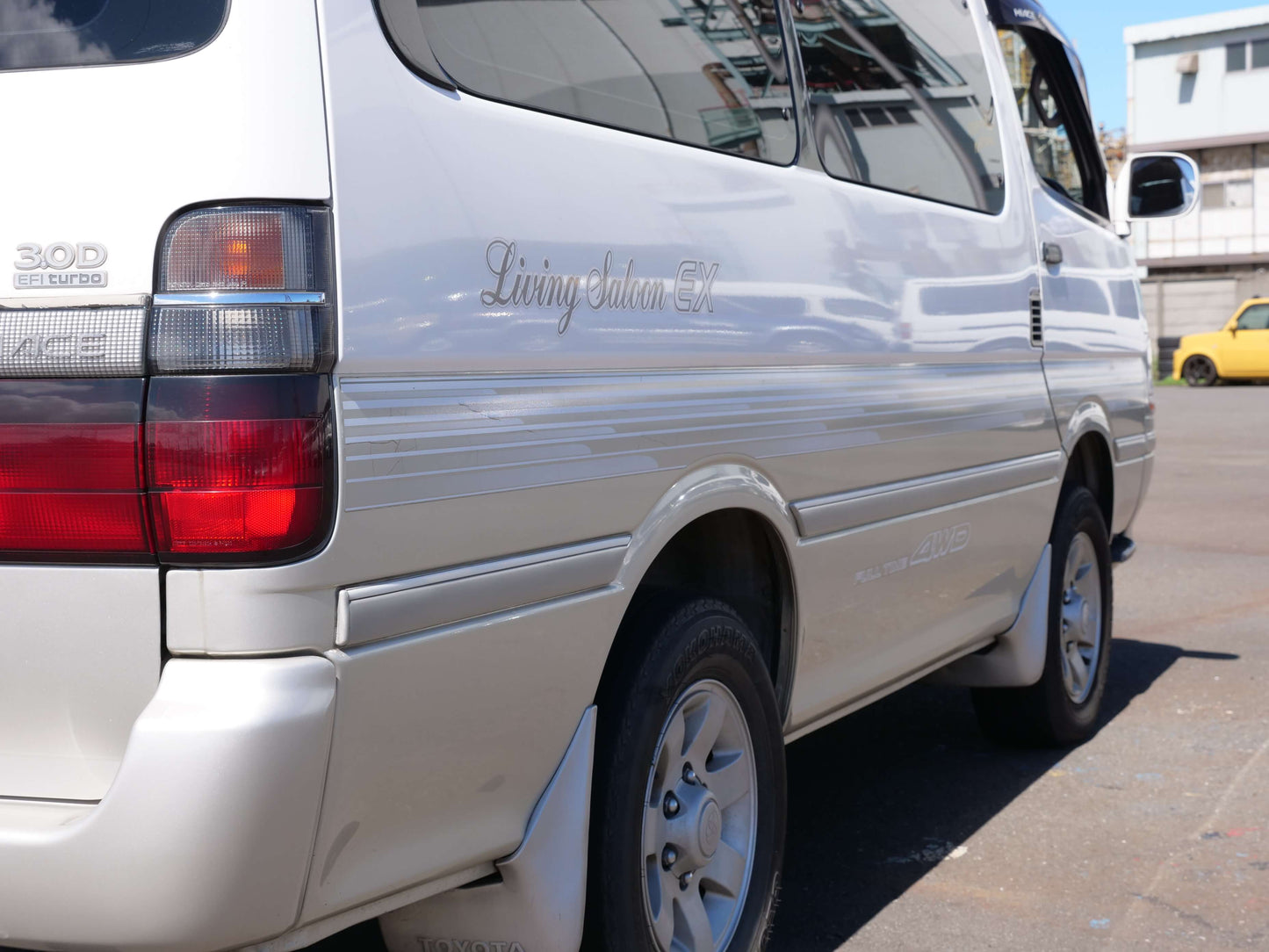 1997 TOYOTA HIACE SUPER CUSTOM 4WD DIESEL VAN