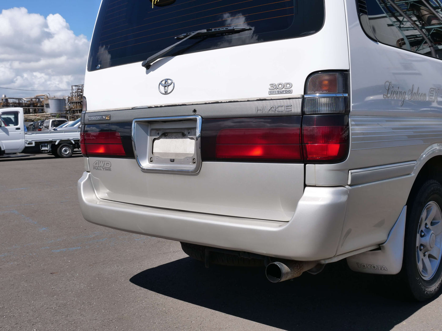 1997 TOYOTA HIACE SUPER CUSTOM 4WD DIESEL VAN