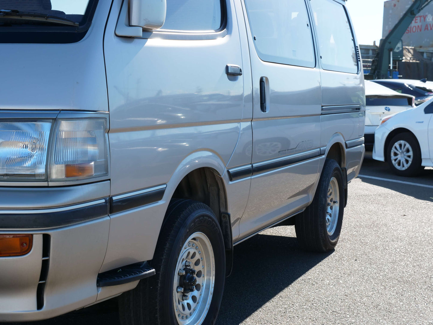 1993 TOYOTA HIACE SUPER CUSTOM 4WD DIESEL VAN