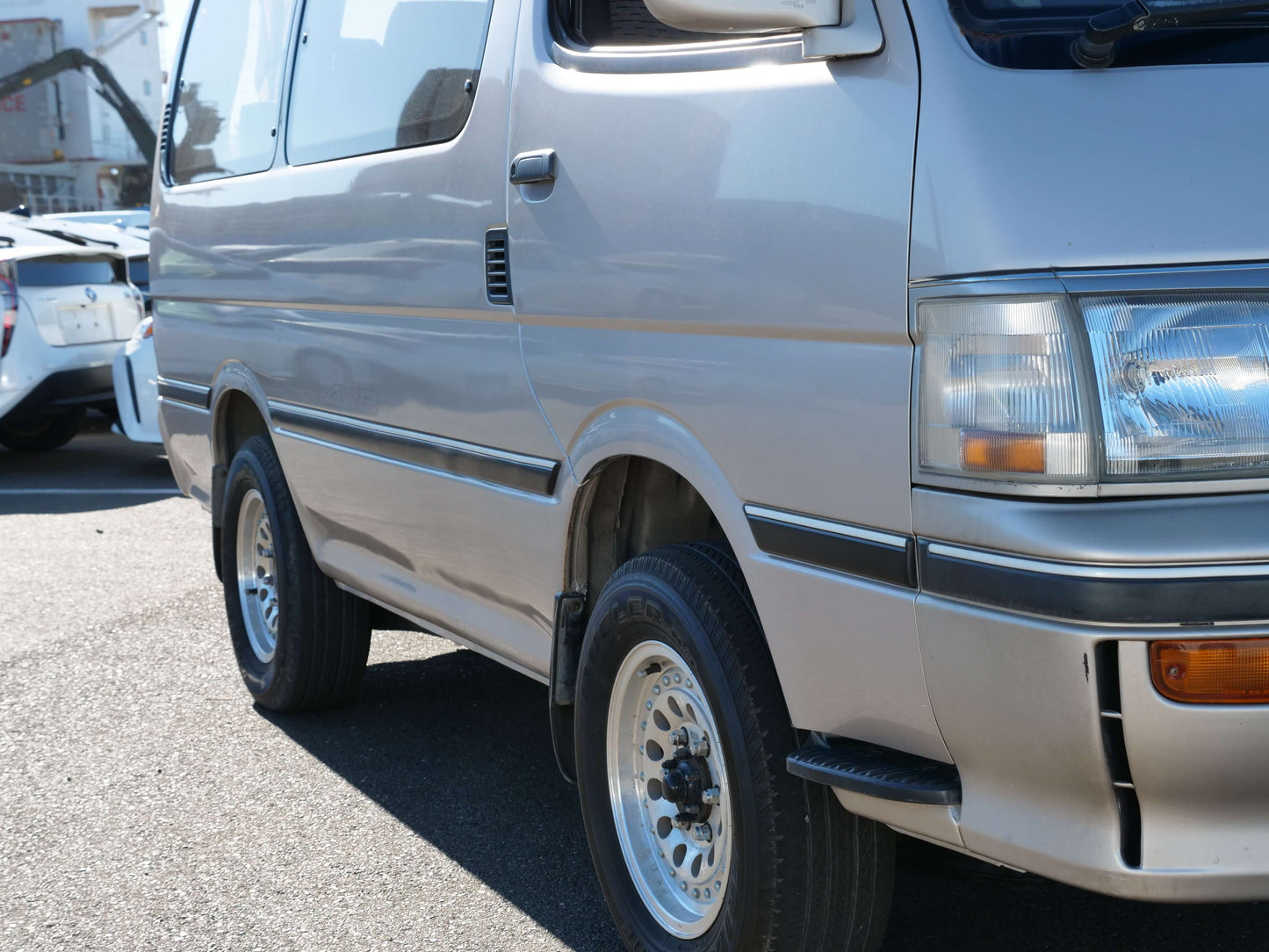 1993 TOYOTA HIACE SUPER CUSTOM 4WD DIESEL VAN