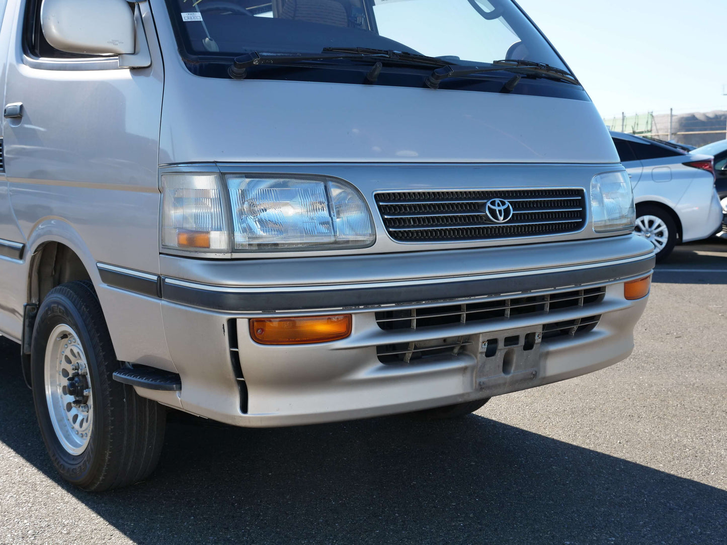 1993 TOYOTA HIACE SUPER CUSTOM 4WD DIESEL VAN