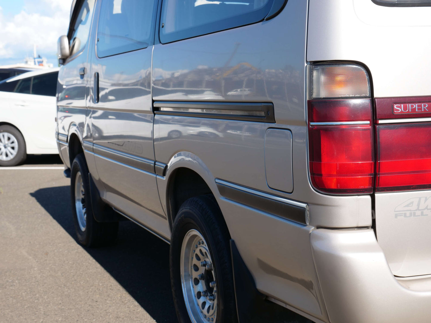 1993 TOYOTA HIACE SUPER CUSTOM 4WD DIESEL VAN