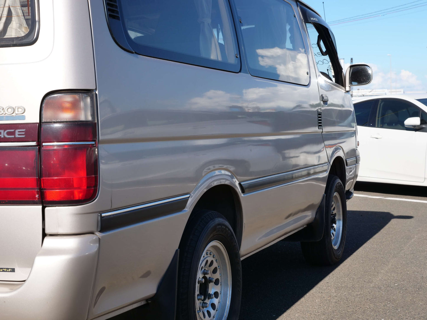 1993 TOYOTA HIACE SUPER CUSTOM 4WD DIESEL VAN