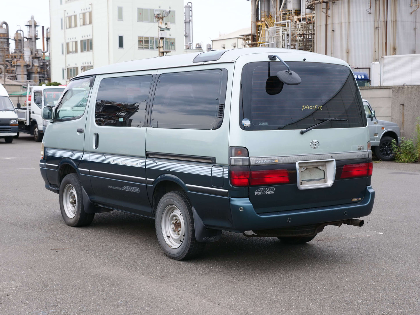 1996 TOYOTA HIACE SUPER CUSTOM 4WD DIESEL VAN