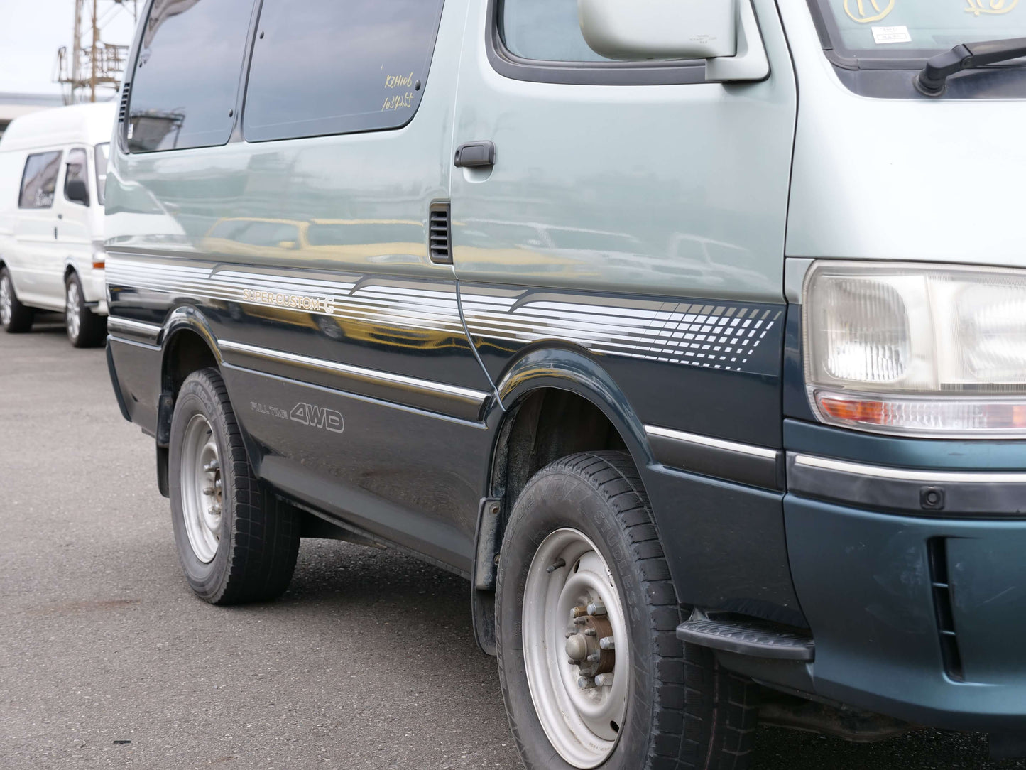 1996 TOYOTA HIACE SUPER CUSTOM 4WD DIESEL VAN