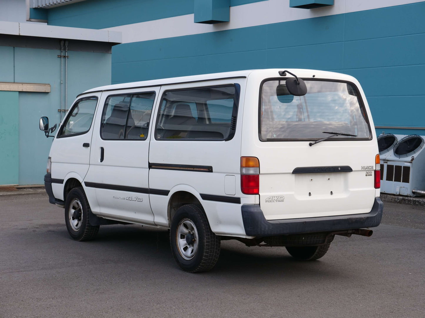 1994 TOYOTA HIACE EXTENDED WHEELBASE SUPER CUSTOM 4WD DIESEL VAN