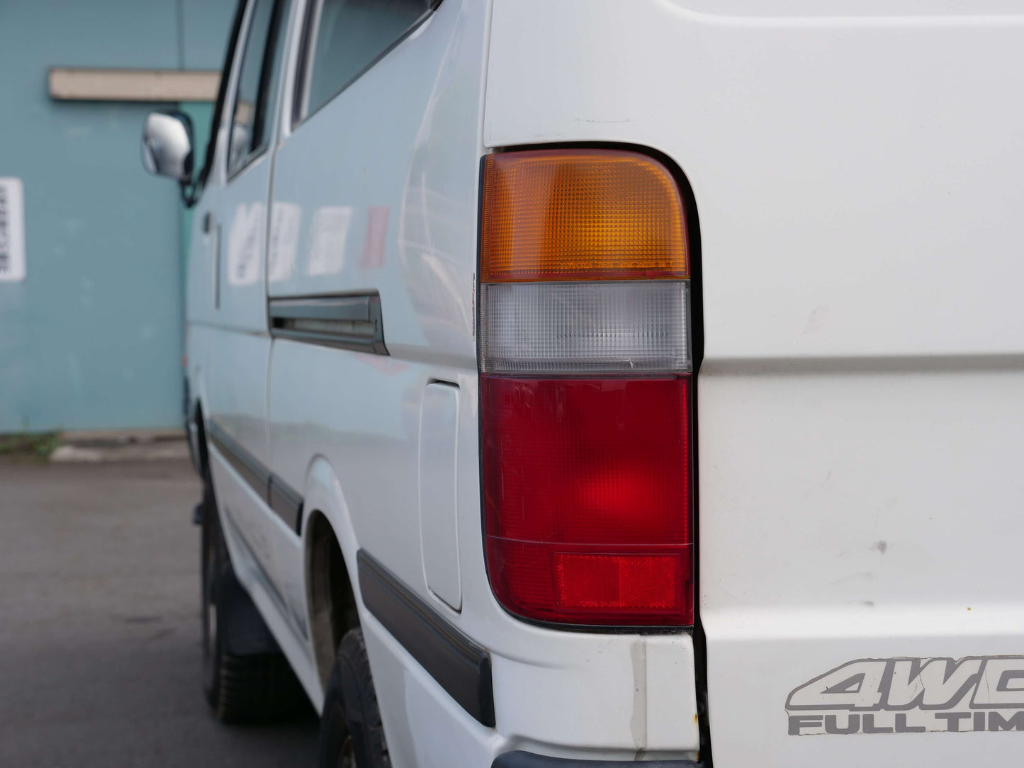 1994 TOYOTA HIACE EXTENDED WHEELBASE SUPER CUSTOM 4WD DIESEL VAN