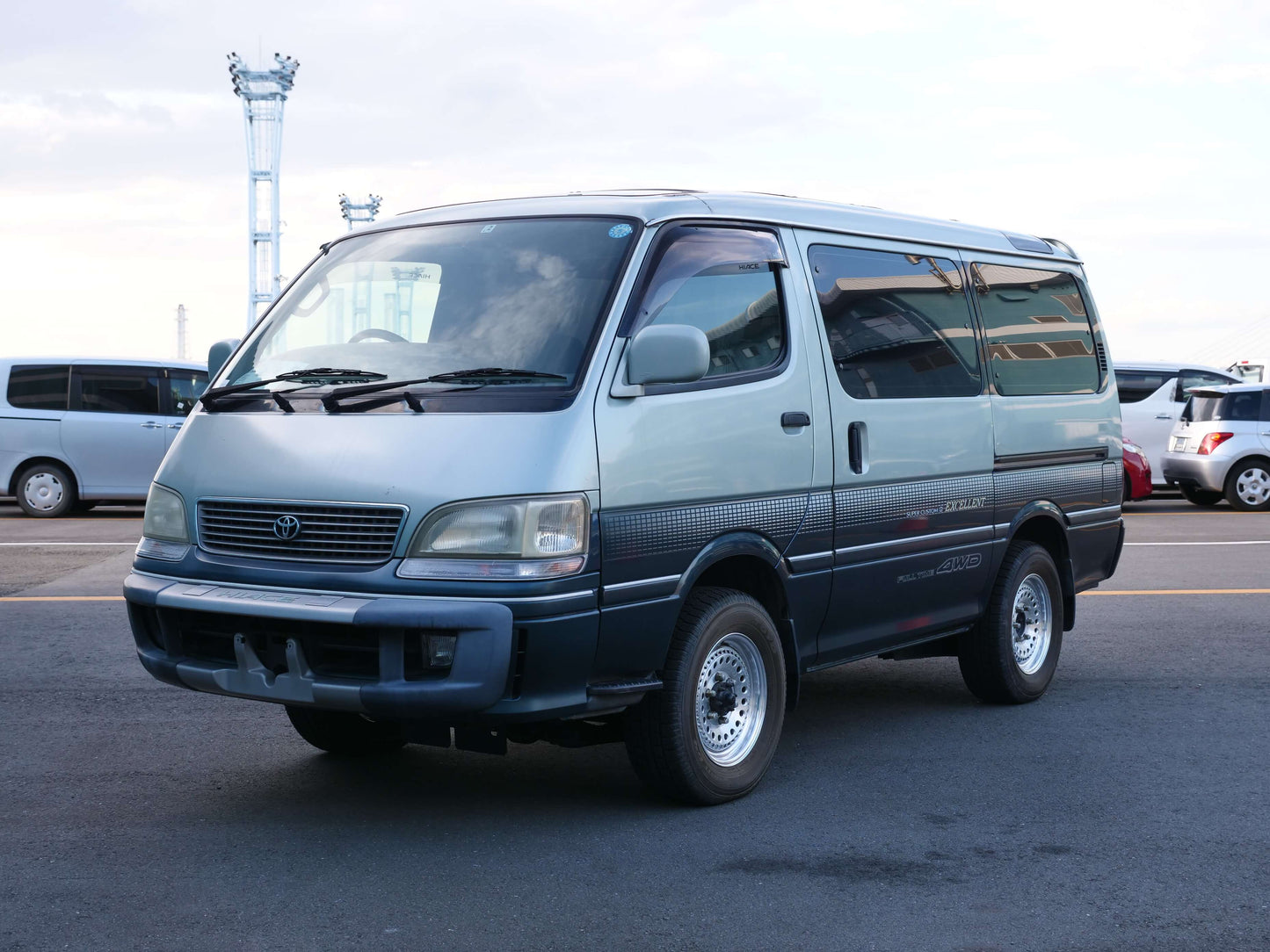 1998 TOYOTA HIACE SUPER CUSTOM 4WD DIESEL VAN