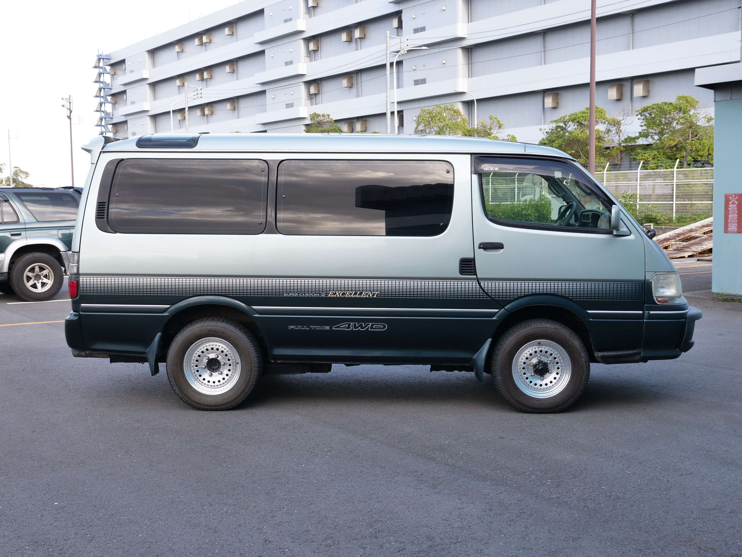 1998 TOYOTA HIACE SUPER CUSTOM 4WD DIESEL VAN