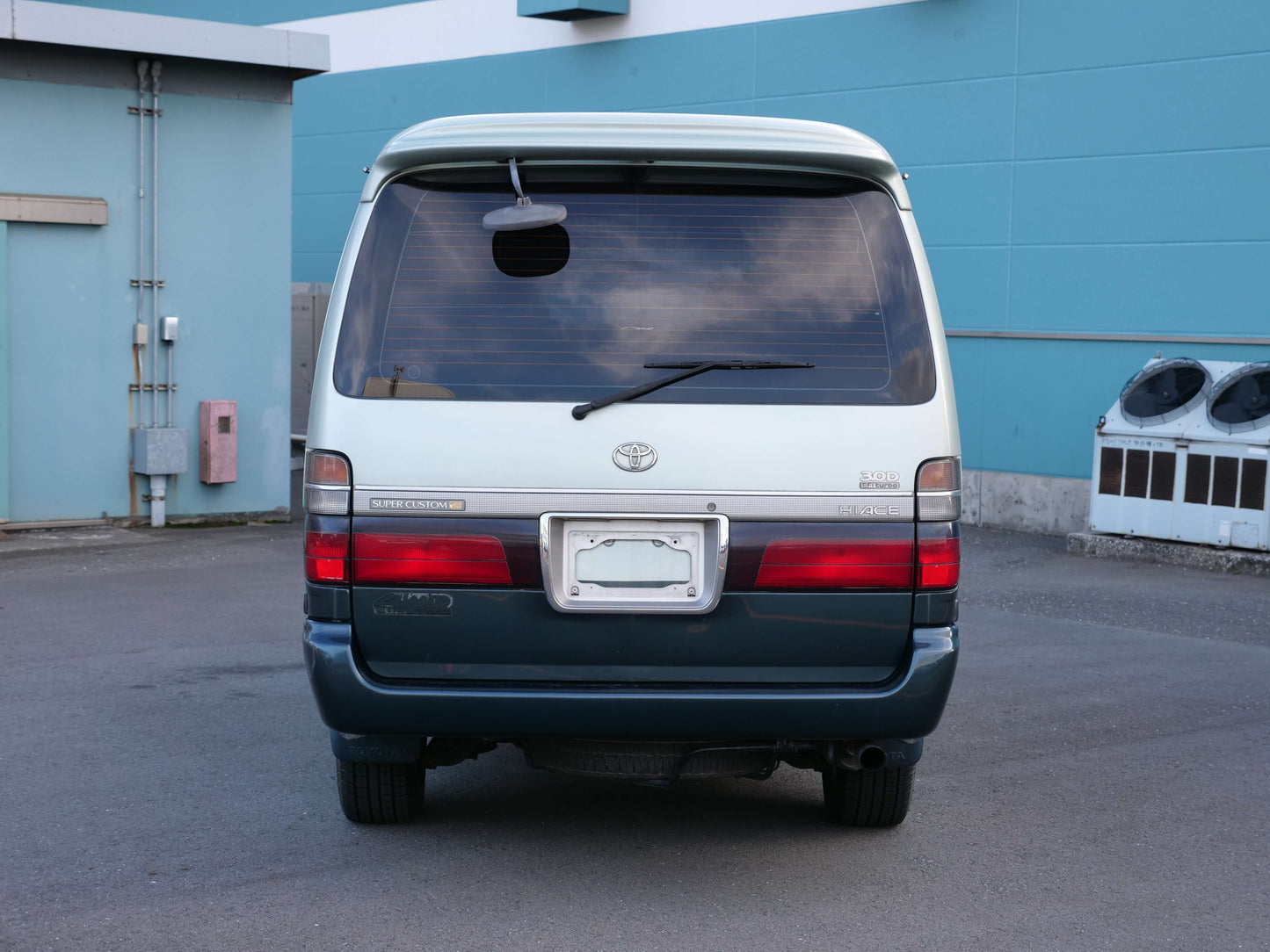 1998 TOYOTA HIACE SUPER CUSTOM 4WD DIESEL VAN