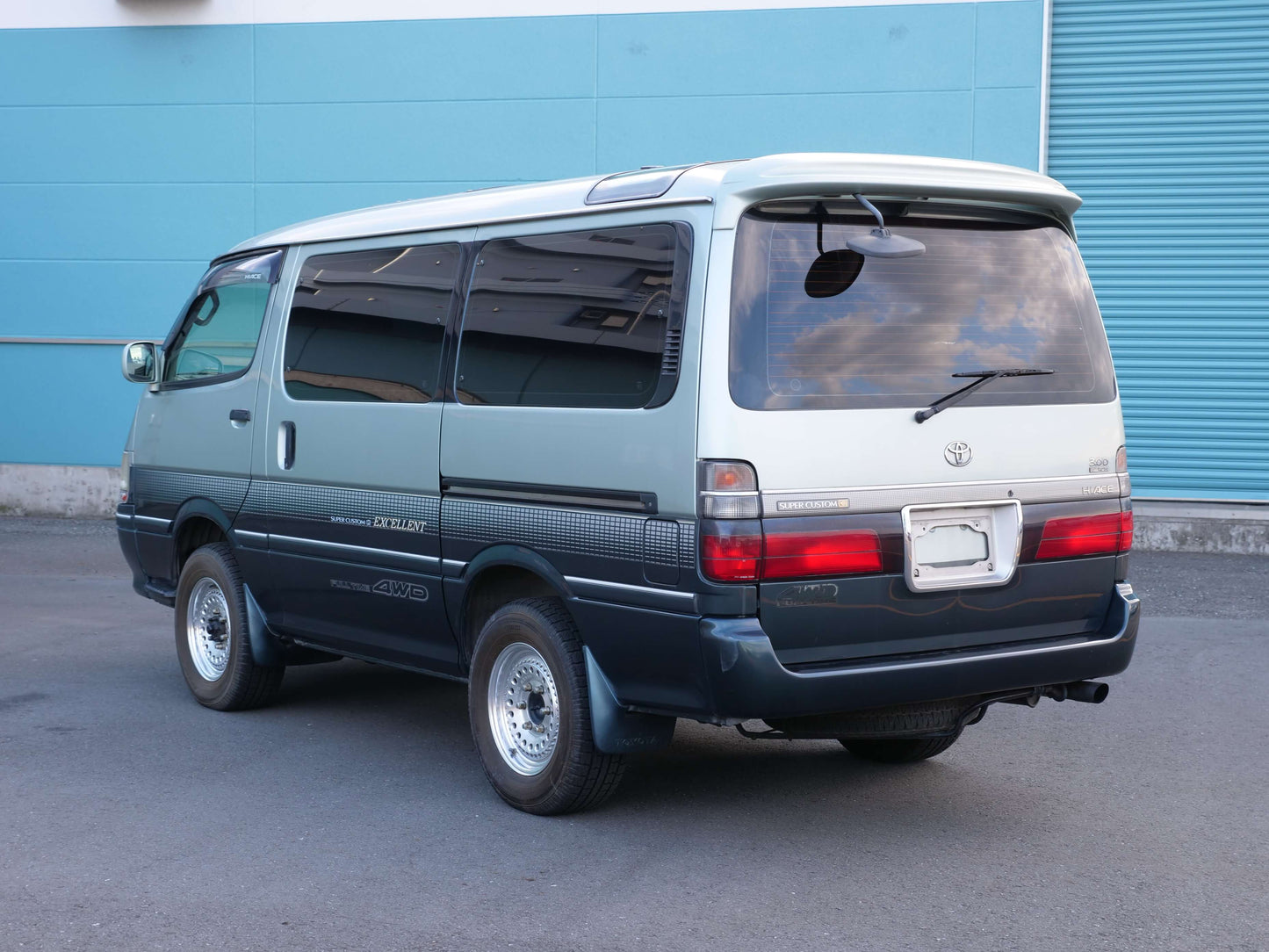 1998 TOYOTA HIACE SUPER CUSTOM 4WD DIESEL VAN