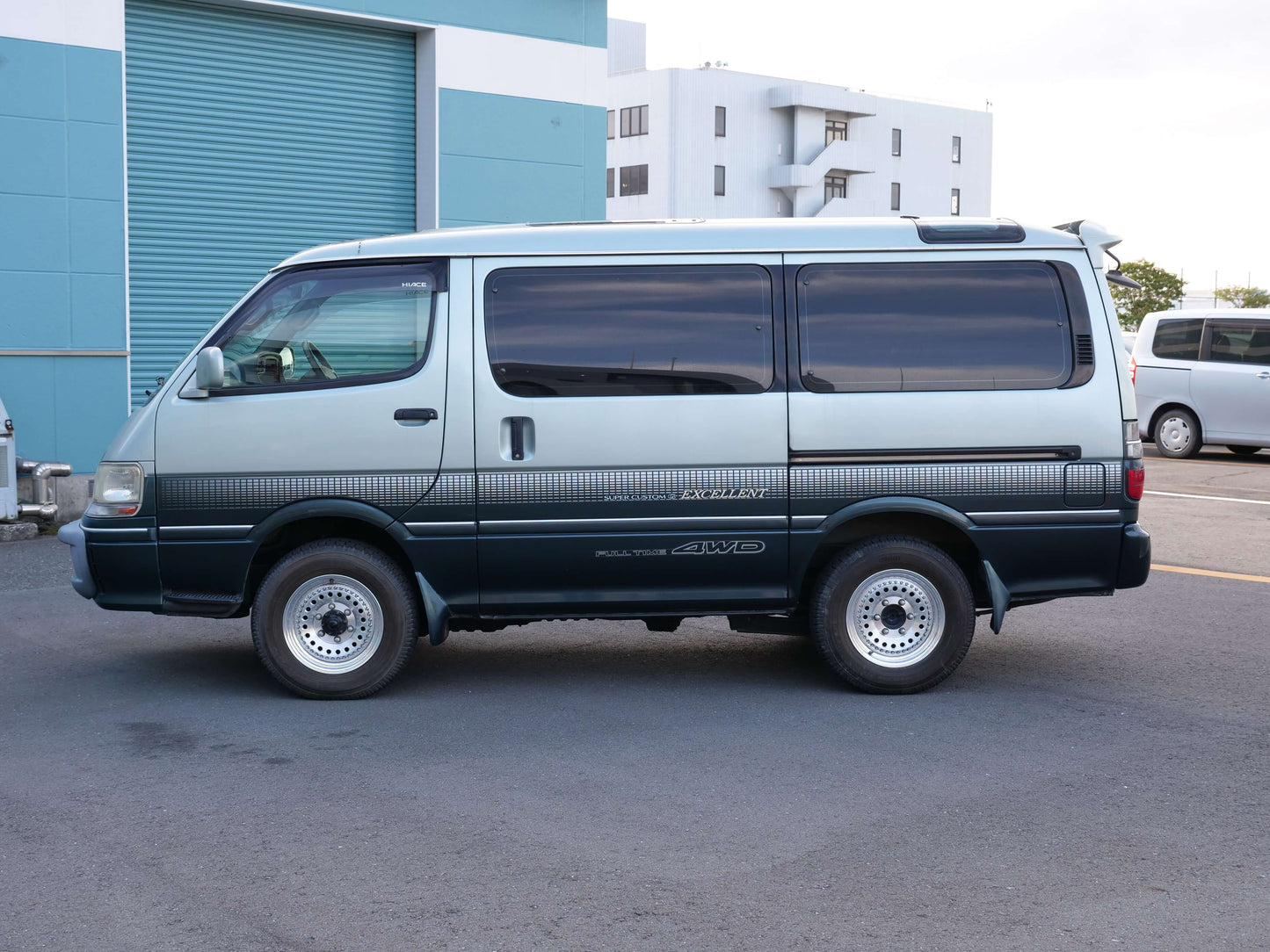 1998 TOYOTA HIACE SUPER CUSTOM 4WD DIESEL VAN