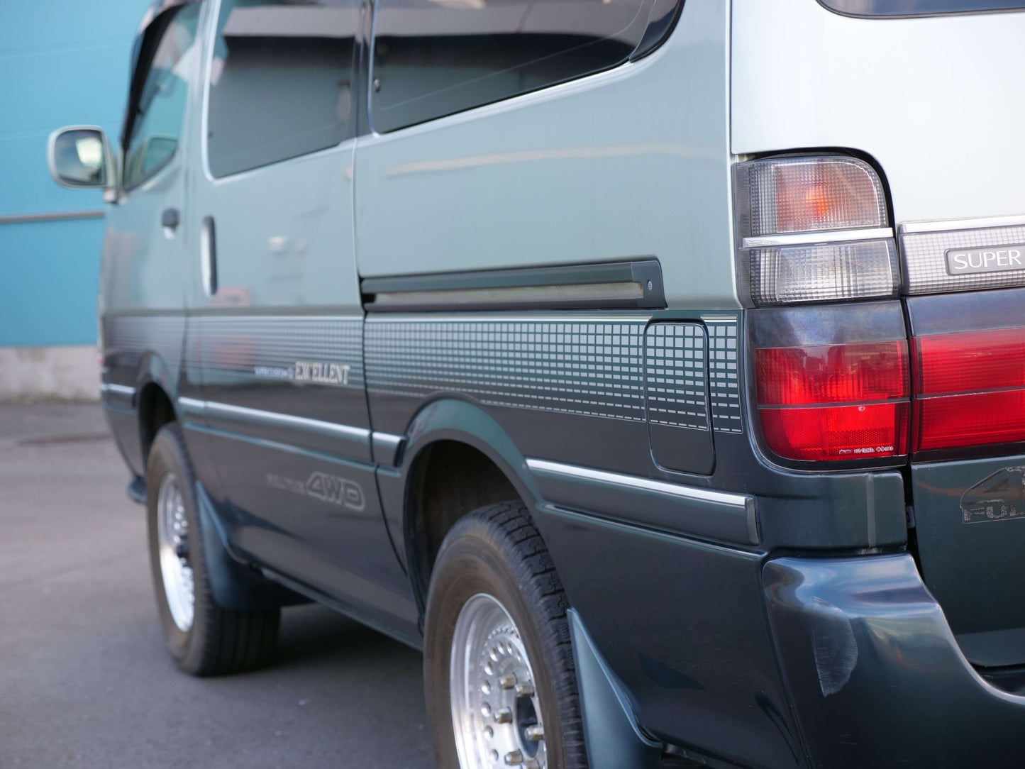 1998 TOYOTA HIACE SUPER CUSTOM 4WD DIESEL VAN