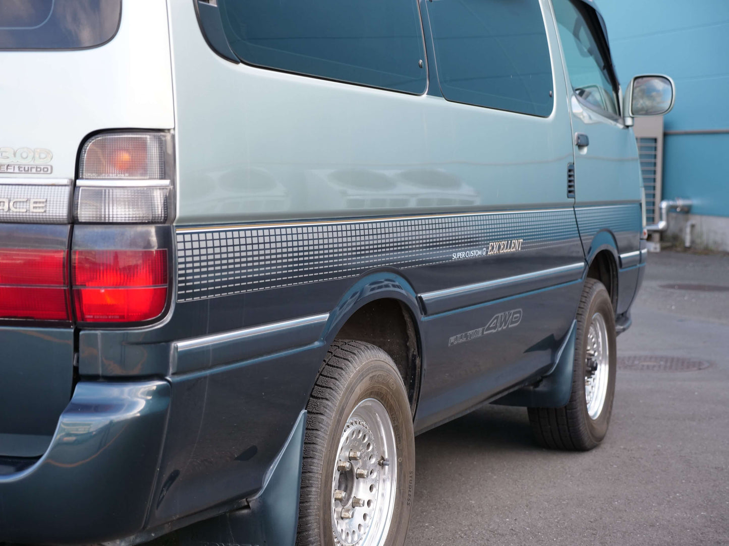 1998 TOYOTA HIACE SUPER CUSTOM 4WD DIESEL VAN